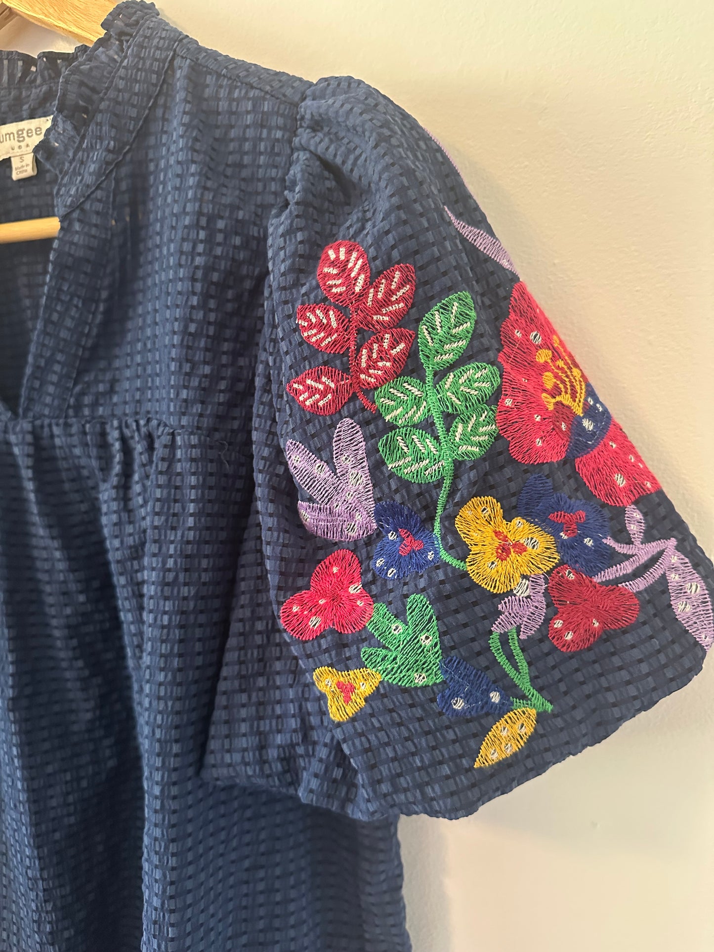 Umgee Navy Puff Sleeve Blouse with Embroidery | Size Small