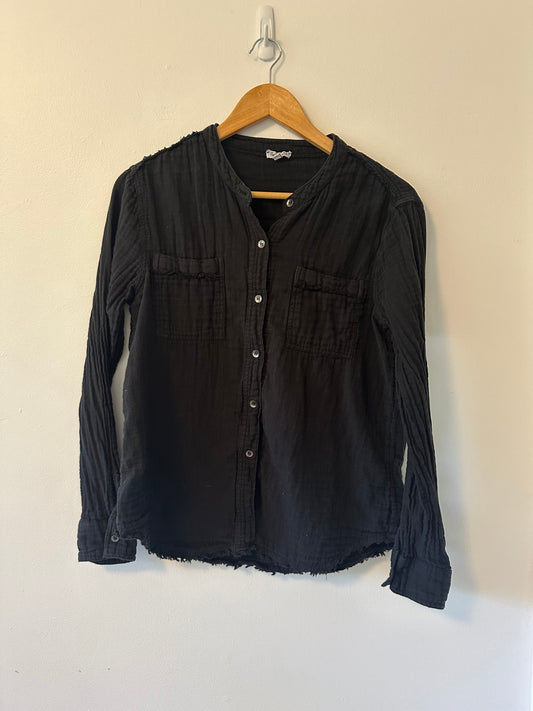 Splendid Black Cotton Gauze Collarless Button-Up Blouse | Size Medium