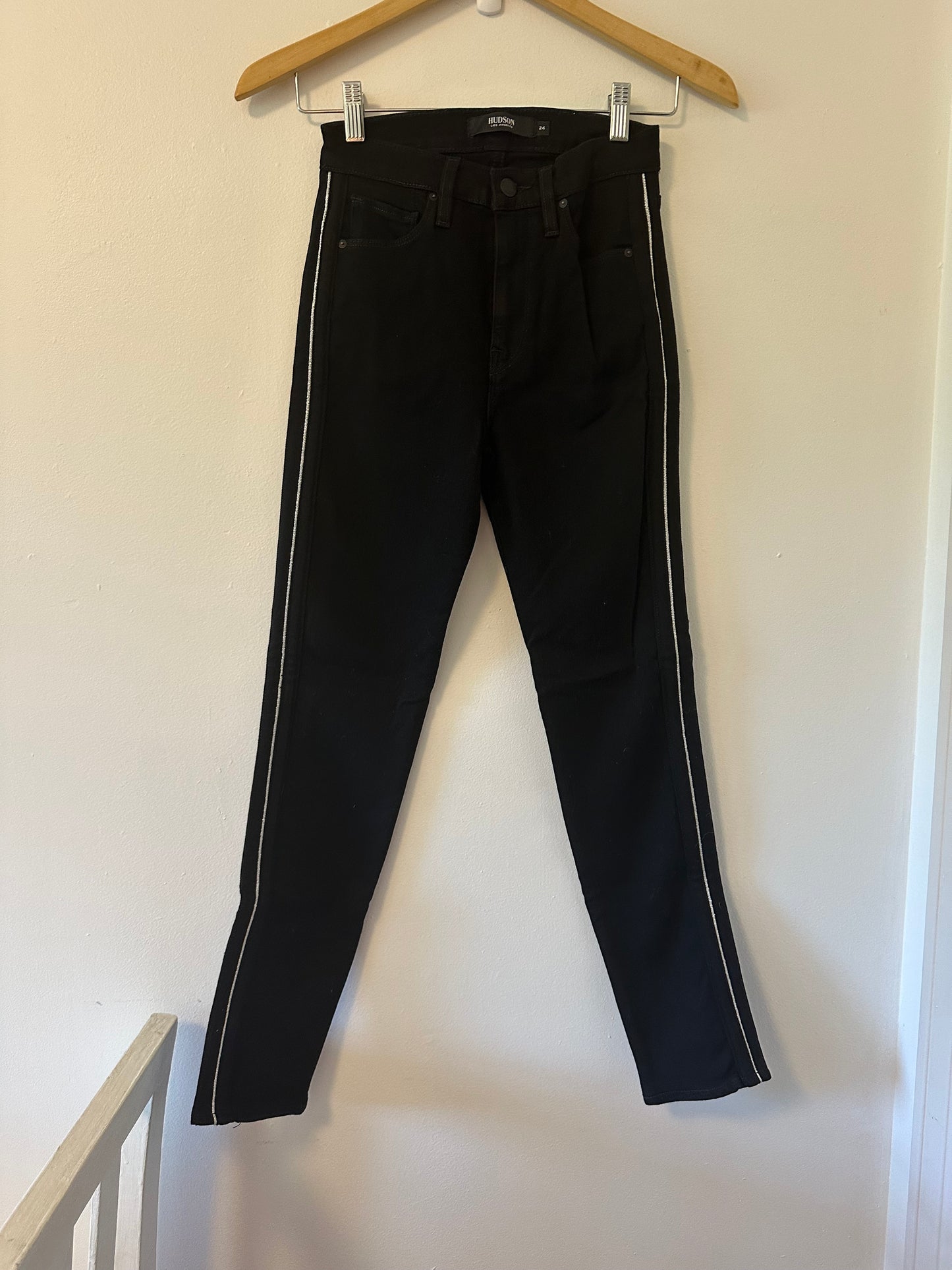 NWT Hudson Holly Skinny Ankle Jeans in Black with Silver Stripe - Size 24