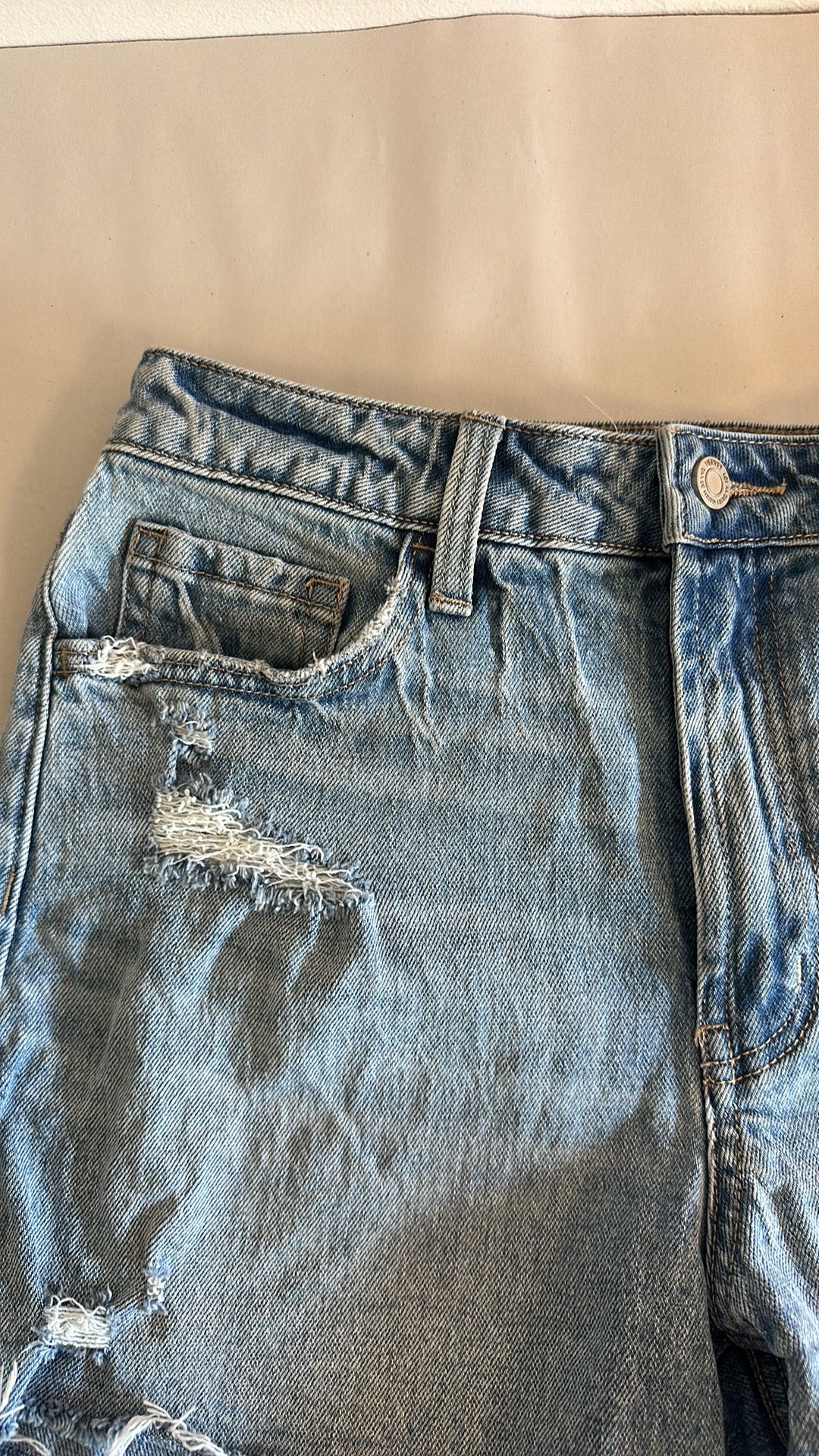 Vervet Rebecca High Rise Stretch Short in “Geniality”- Size Medium