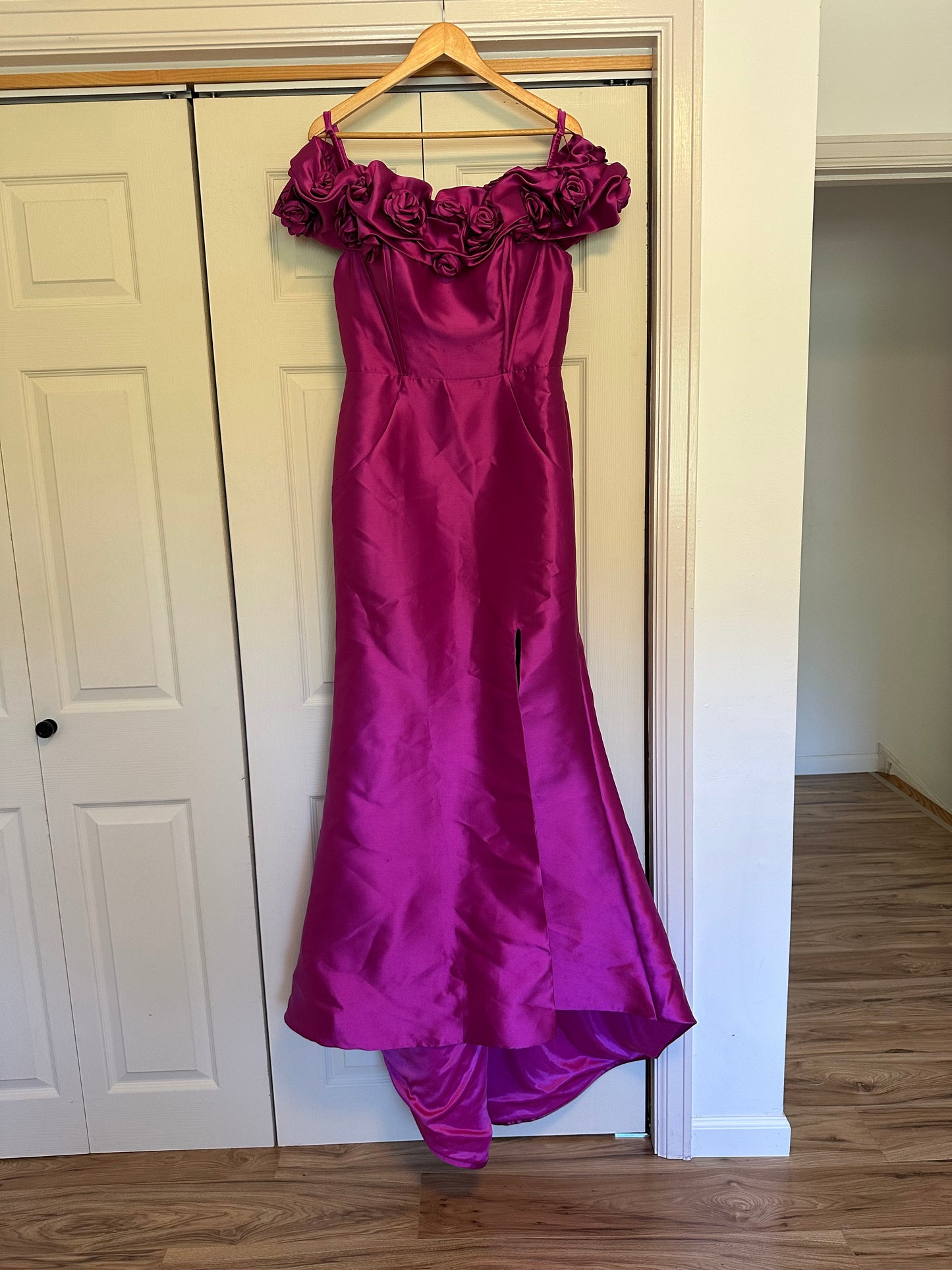 Terani Couture - Fuschia Off The Shoulder Prom Formal Gown | Size 10