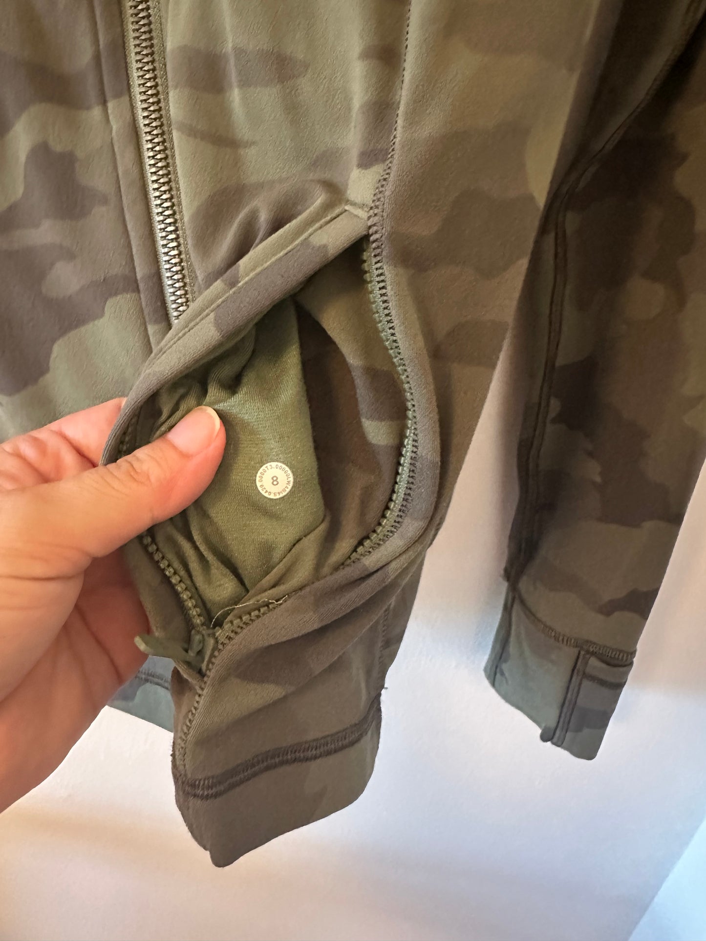 Lululemon Hooded Define Jacket *Nulu Camo Green Twill Multi - Size 8