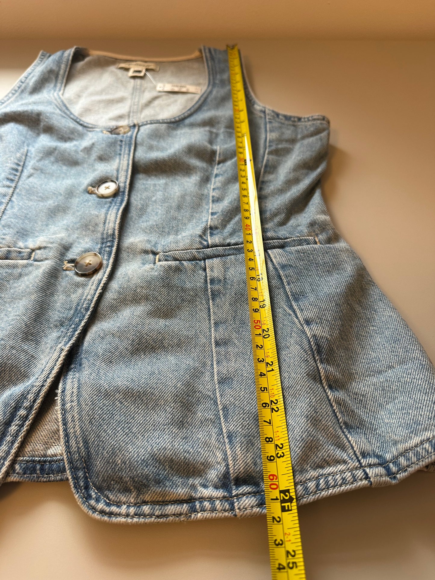 NWT Denim Scoopneck Cutaway Vest in Edmonson Wash | Size 6