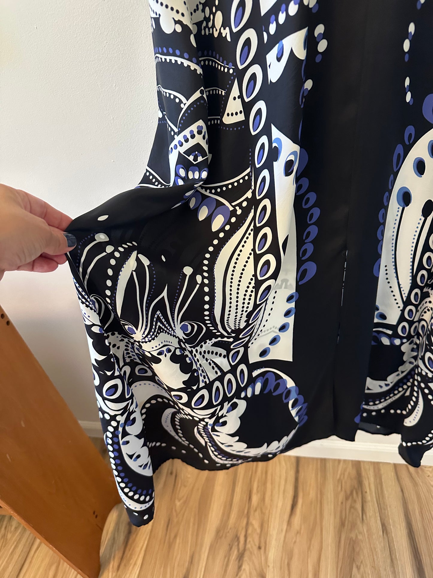 Reiss Freja Scarf Printed Midi Dress in Navy and White | Size 6