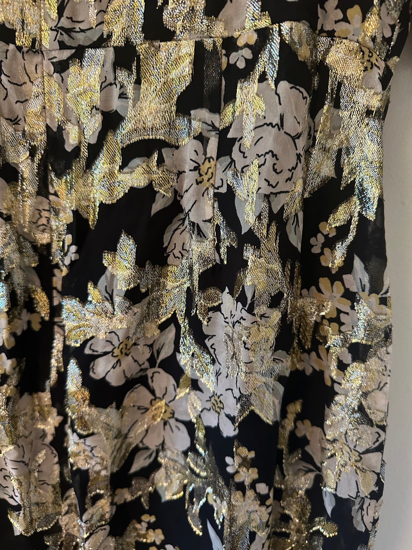 ML Monique Lhuillier Metallic Floral Midi Sheath Dress in Black, Gold, and Silver - Size 12