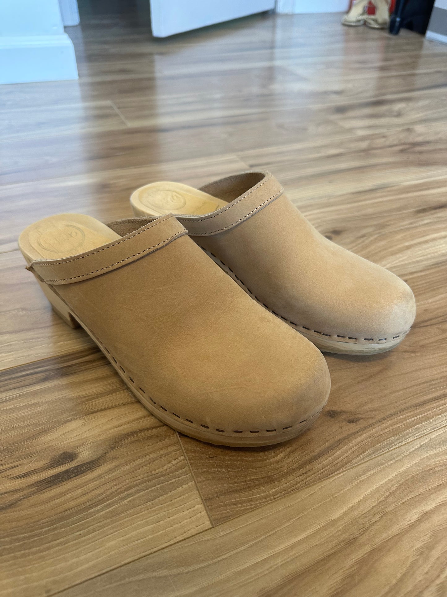 No. 6 Old School Clog on Mid Heel in Bone Size 39