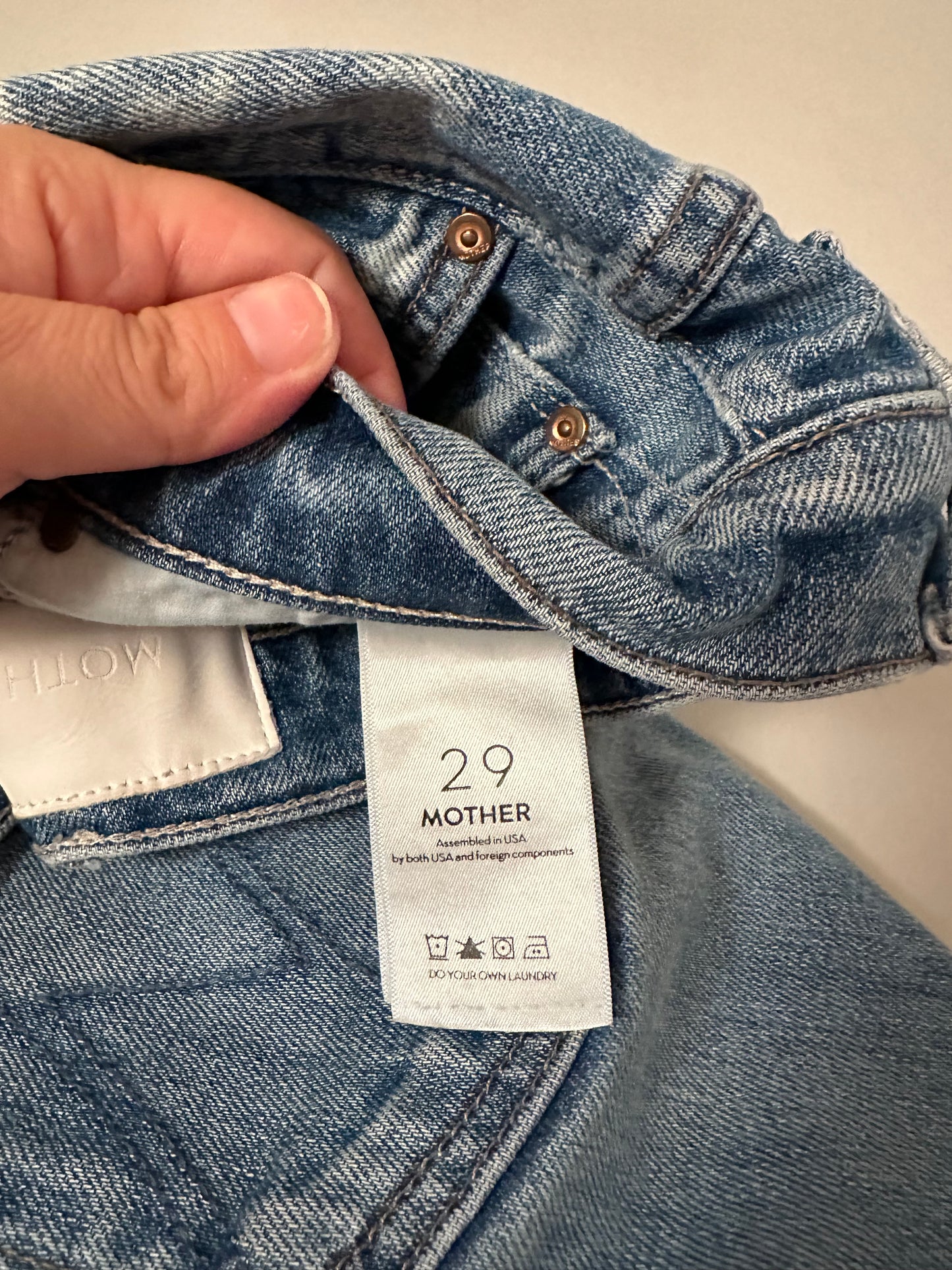 MOTHER The Insider Crop Step Chew Distressed Ankle Jeans | Size 29