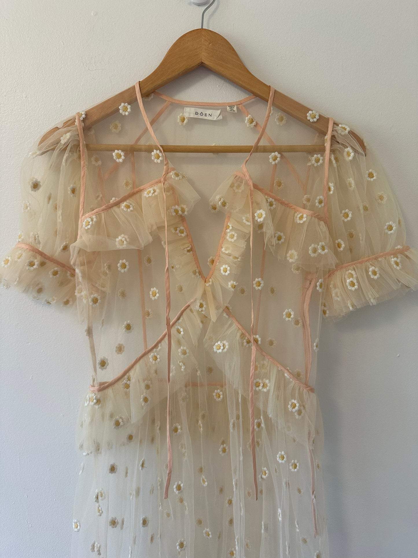 Doen Zelda Sheer Floral Maxi Dress in Faded Peach - Size XS