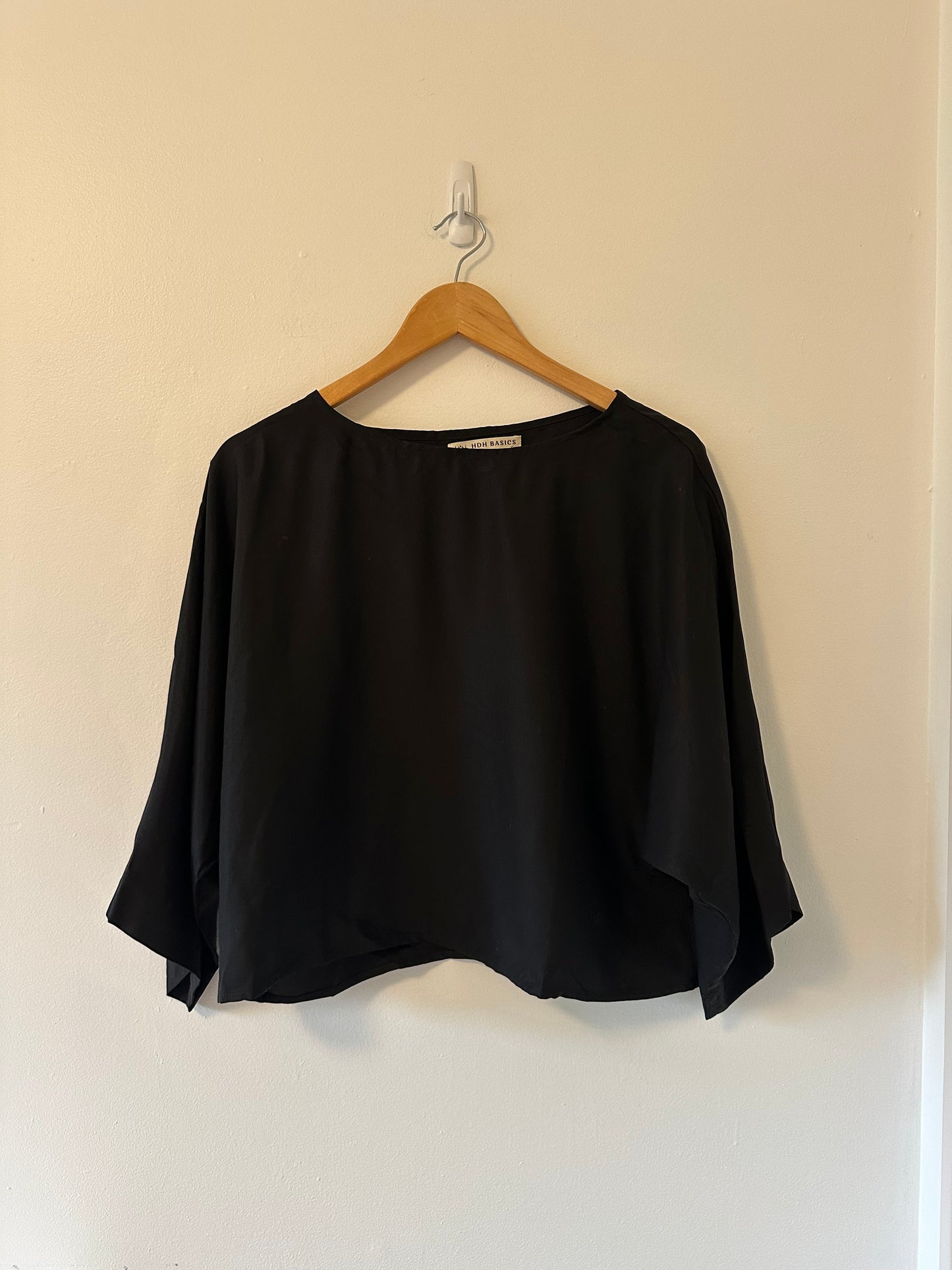 HDH Hackwith Design House - Black Cotton Cropped Blouse | Size Small