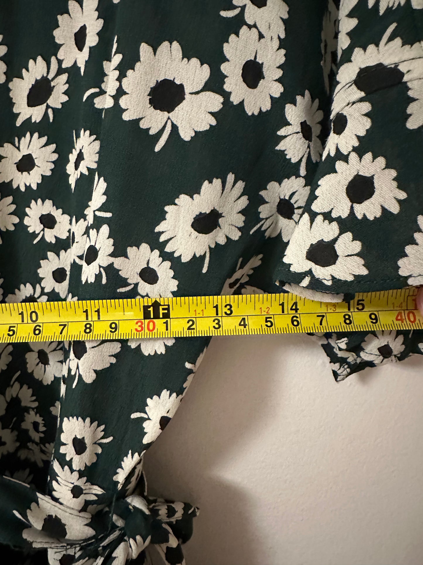 Rails Florence Daisy Print Flutter Sleeve Wrap Dress In Green | Size Small