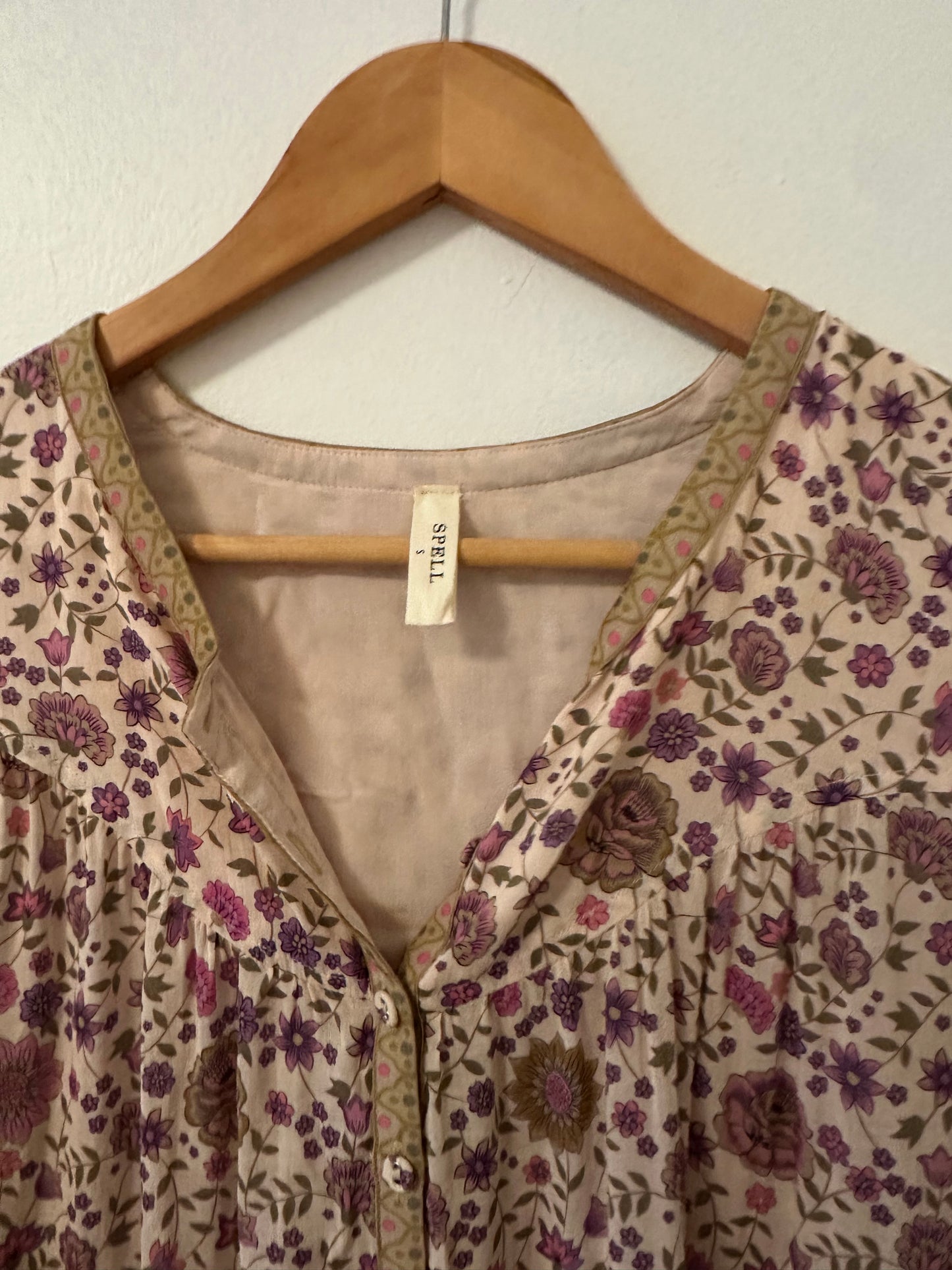 Spell Lady Untamed Floral V-Neck Blouse in Lavender - Size Small