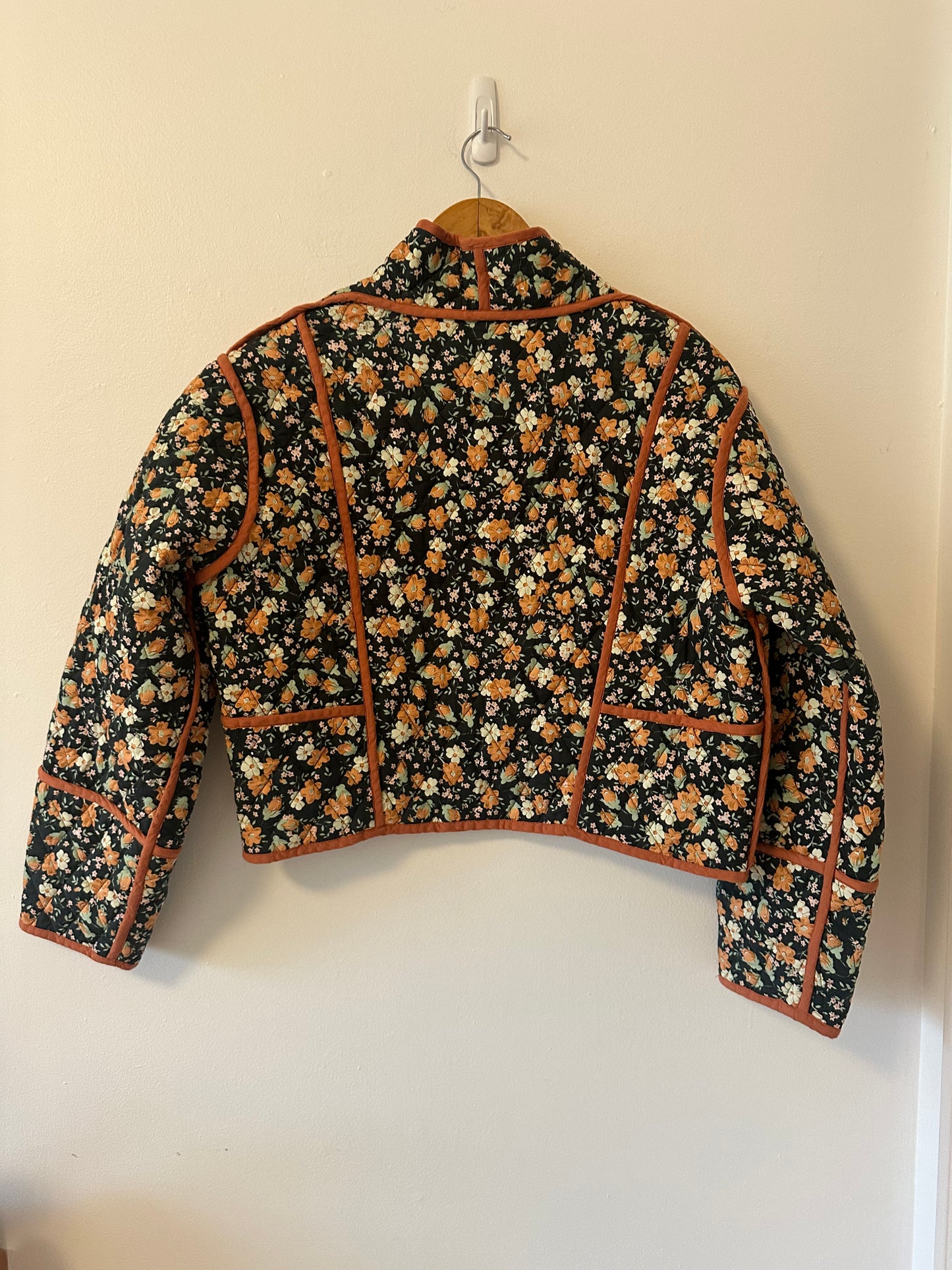 Entro Black Ecru Floral Printed Quilted Reversible Jacket | Size Medium