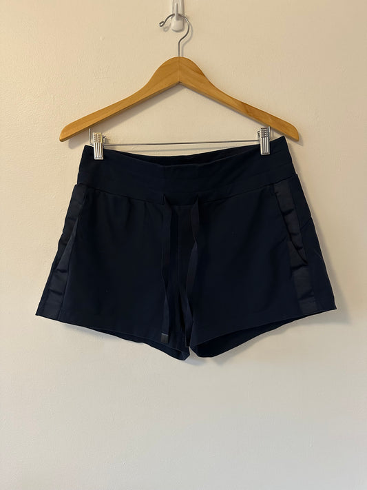 Athleta Downtown Metro Shorts in Navy | Size Medium