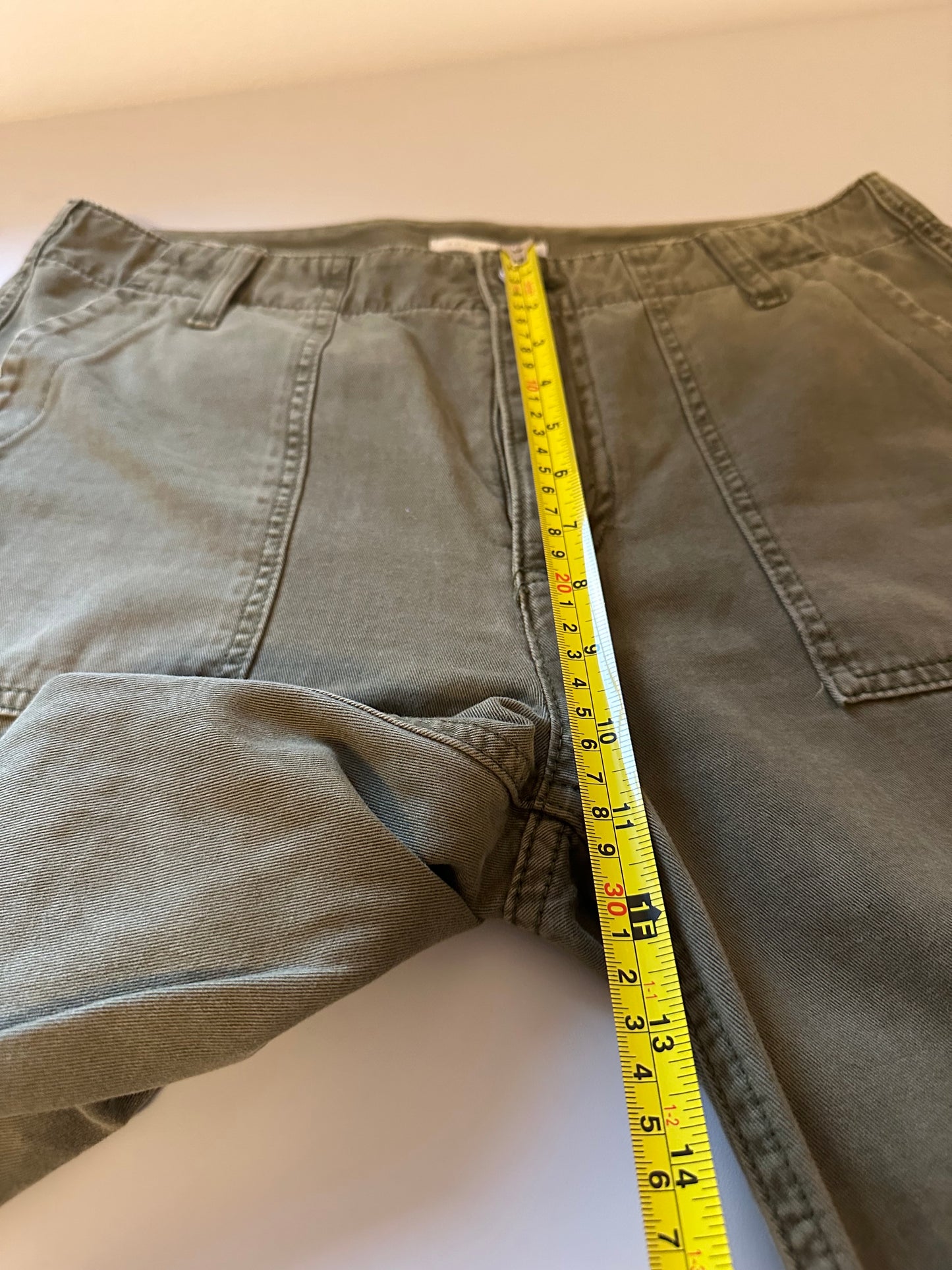 Socialite Austin Olive Green Boyfriend Straight Leg Cropped Pants | Size 29