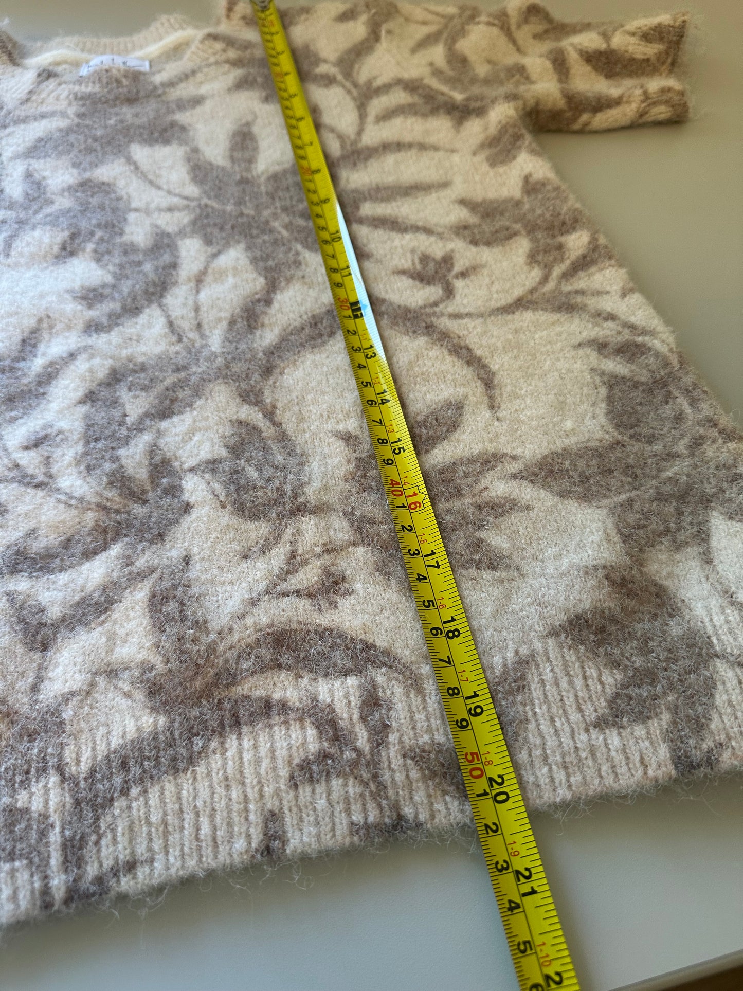 Nicole Miller Beige and Brown Floral Crewneck Sweater | Size Small