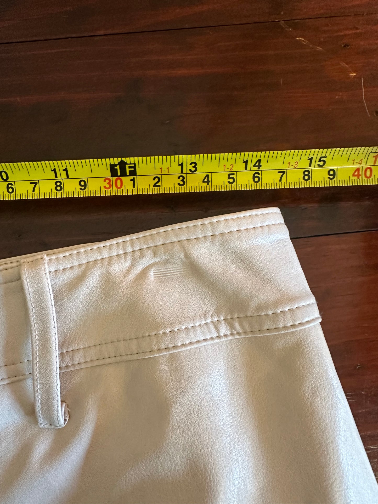 Entro Creamy Beige Faux Leather Wide-Leg Cropped Pants - Size Large