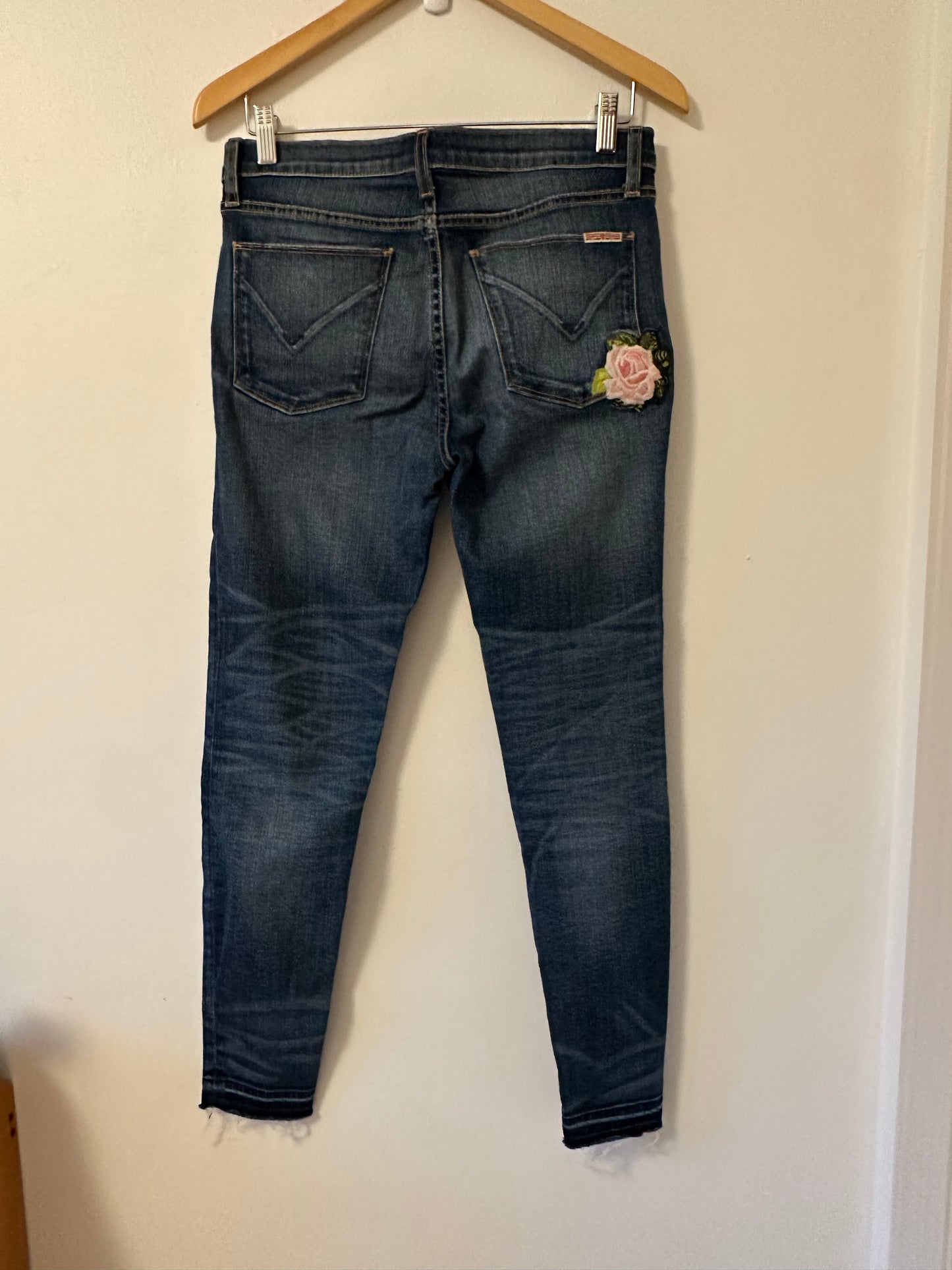 Hudson Jeans Dark Blue Mid Rise Skinny Jeans with Floral Embroidery | Size 28