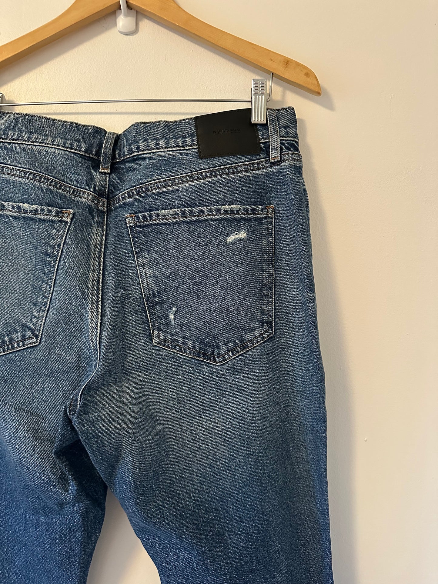 NWT Express Mid Rise Bootcut Distressed Stretch Jeans | Size 12