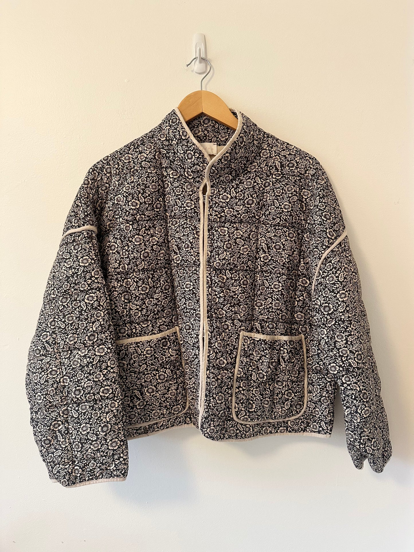 Entro Floral Cotton Quilted Jacket with Patch Pockets | Size Medium