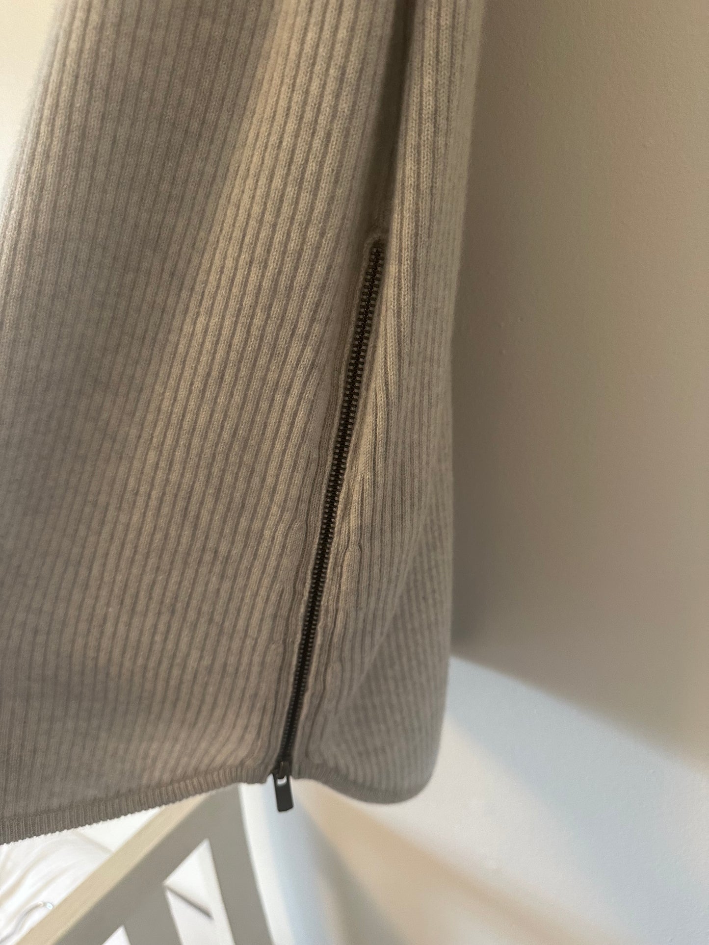 Duffy Cashmere Gray Ribbed Sleeveless Top Size Medium
