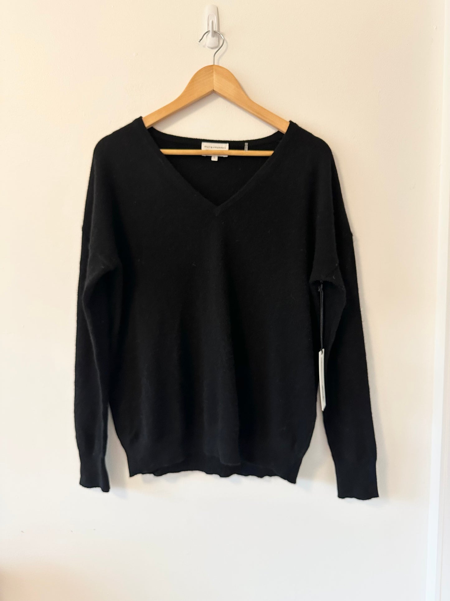 NWT White + Warren Essentials Cashmere Black V-Neck Sweater | Size Large