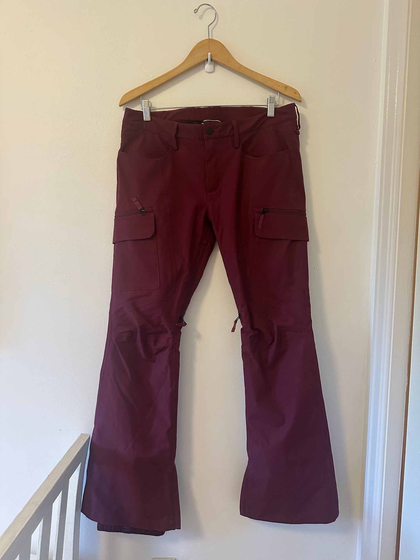 Burton Burgundy Cargo Snowboard Snow Pants - Size Medium