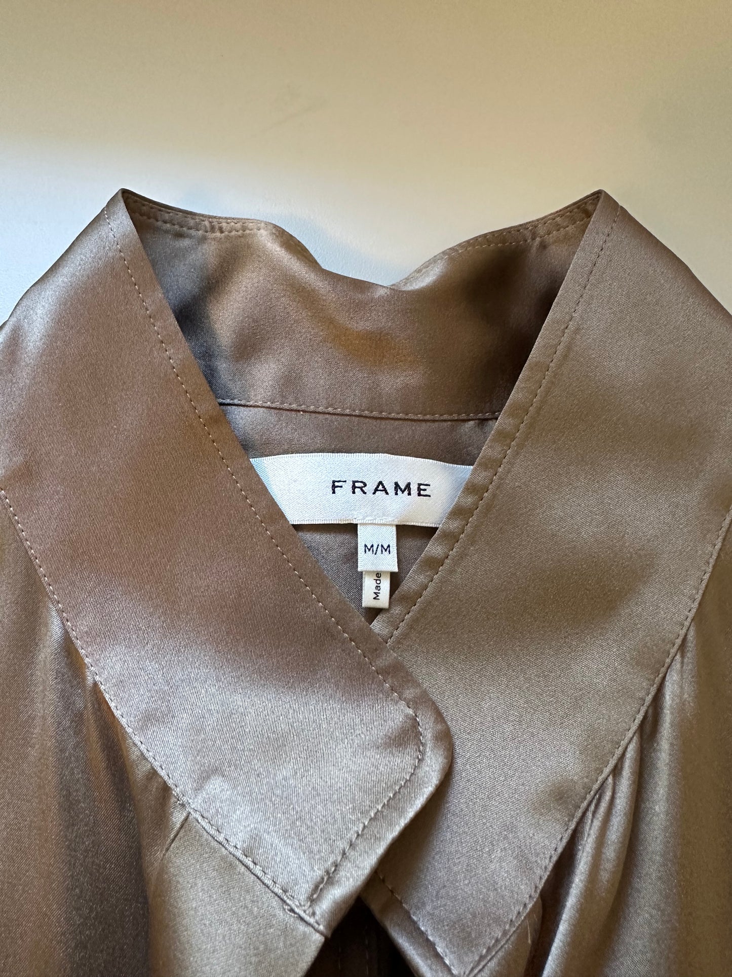 Frame Gillian Silk Puff Sleeve Blouse in Brown | Size Medium