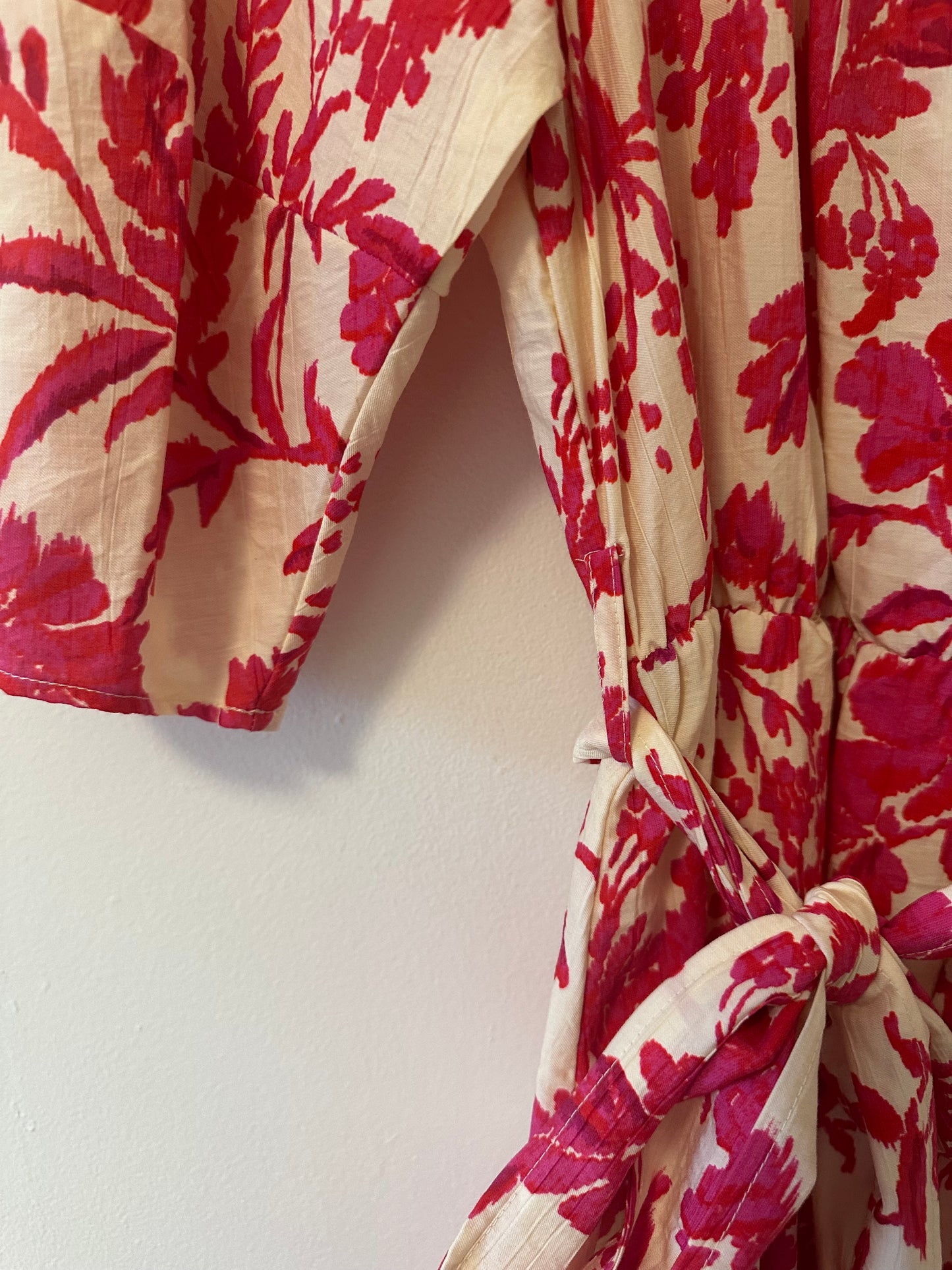 MANGO New Floral Print Pink and Cream Wrap Dress Size Medium