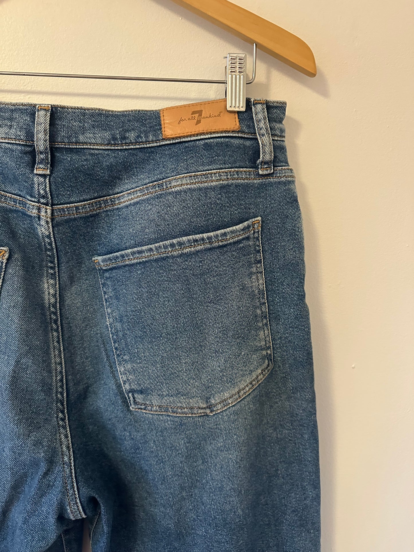 7 For All Mankind The Ultra High Rise Cropped Jo Blue Distressed Jeans | Size 31