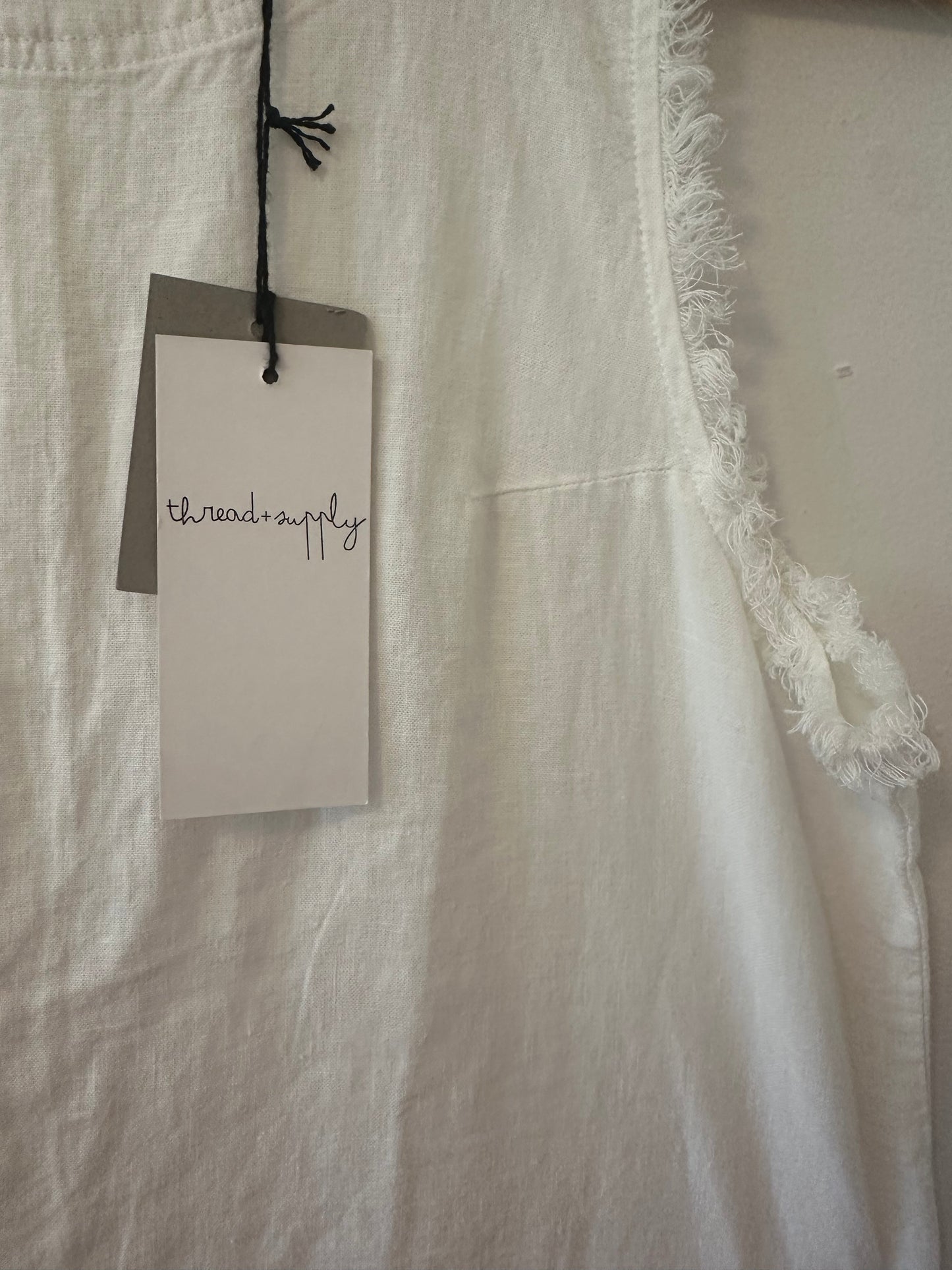 NWT Thread & Supply White Sleeveless Linen Button Back Top - Size Medium