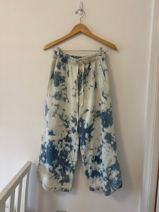 Three Bird Nest The So Comfy Wide Leg Pant in Blue Bleached Denim - Size Medium