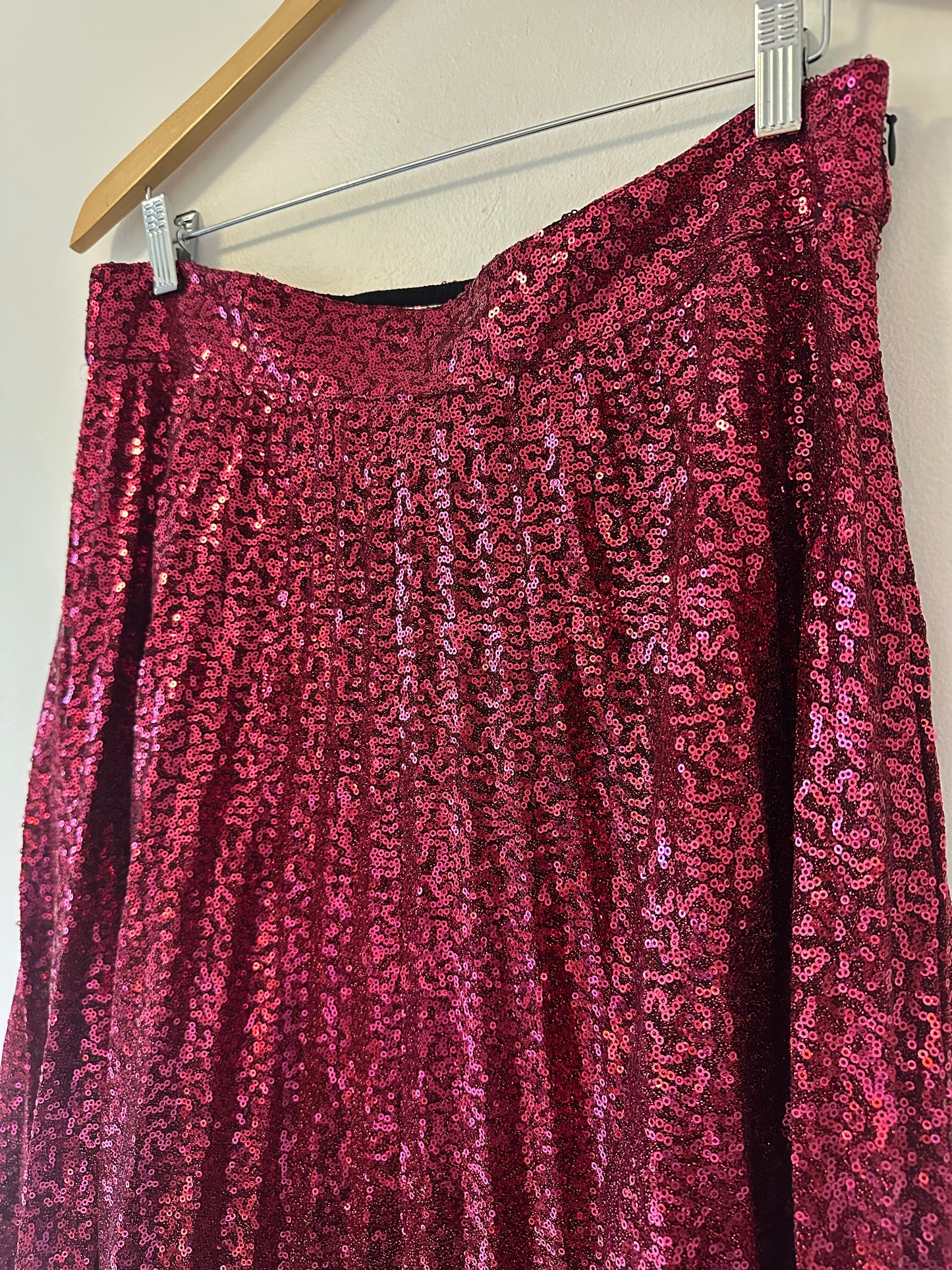 Sezane Dilo Pleated Midi Skirt in Fuschia Sequins - Size 44