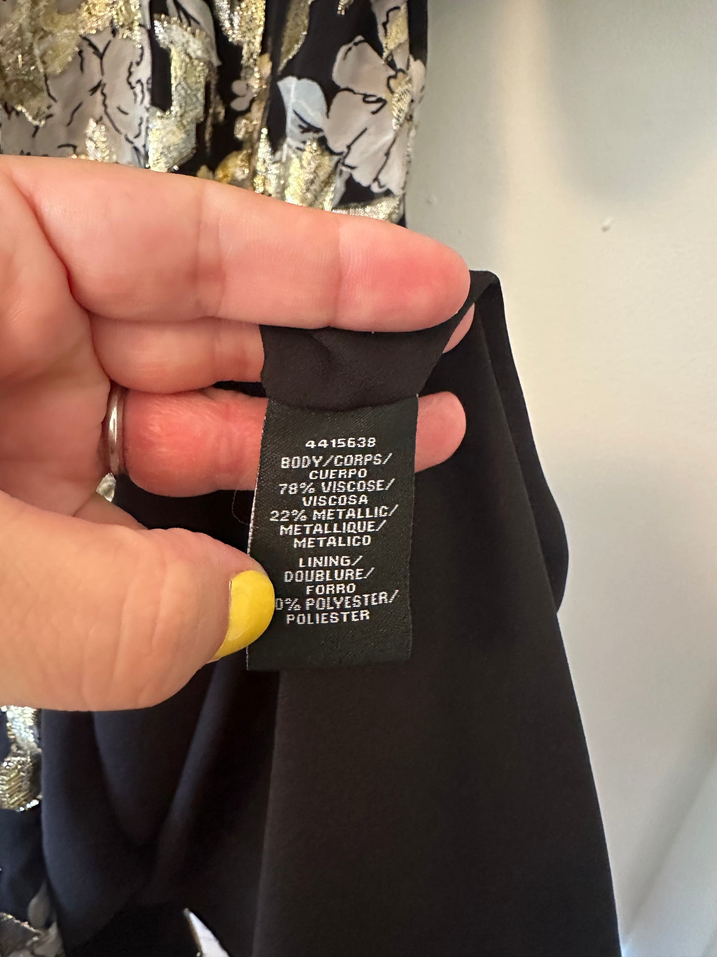 ML Monique Lhuillier Metallic Floral Midi Sheath Dress in Black, Gold, and Silver - Size 12