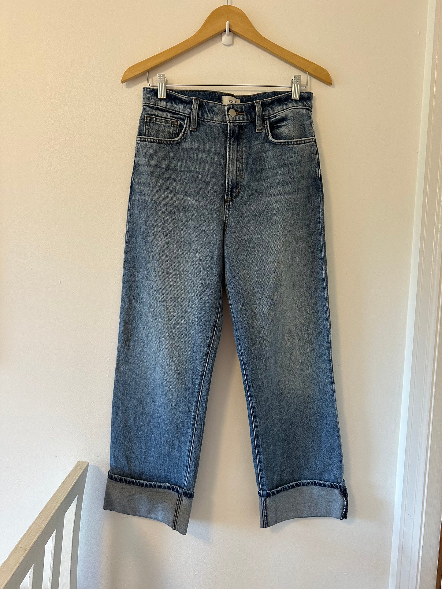 Joe’s Jeans The Margot Cropped Straight Leg - Size 29