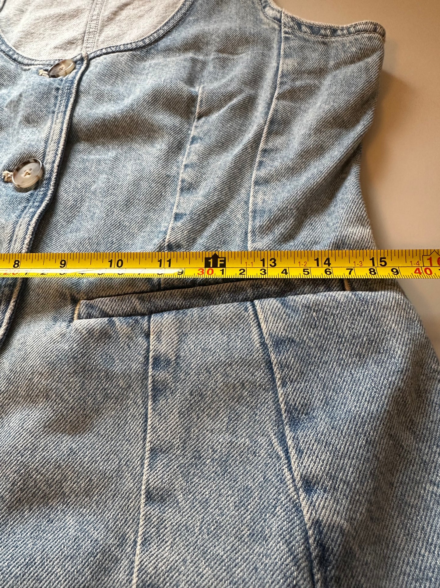 NWT Denim Scoopneck Cutaway Vest in Edmonson Wash | Size 6