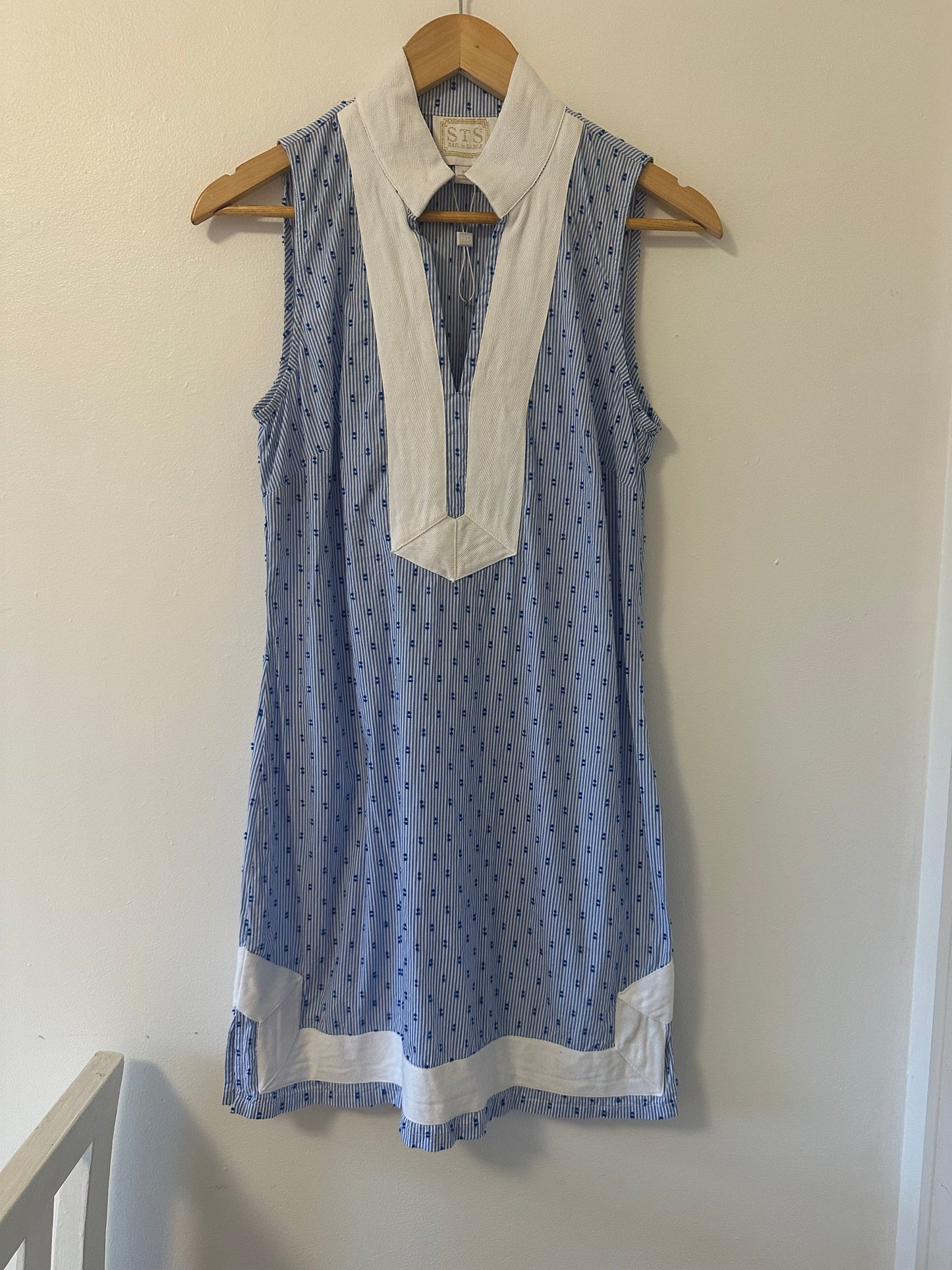 Sail to Sable Blue and White Sleeveless Dress Size Medium