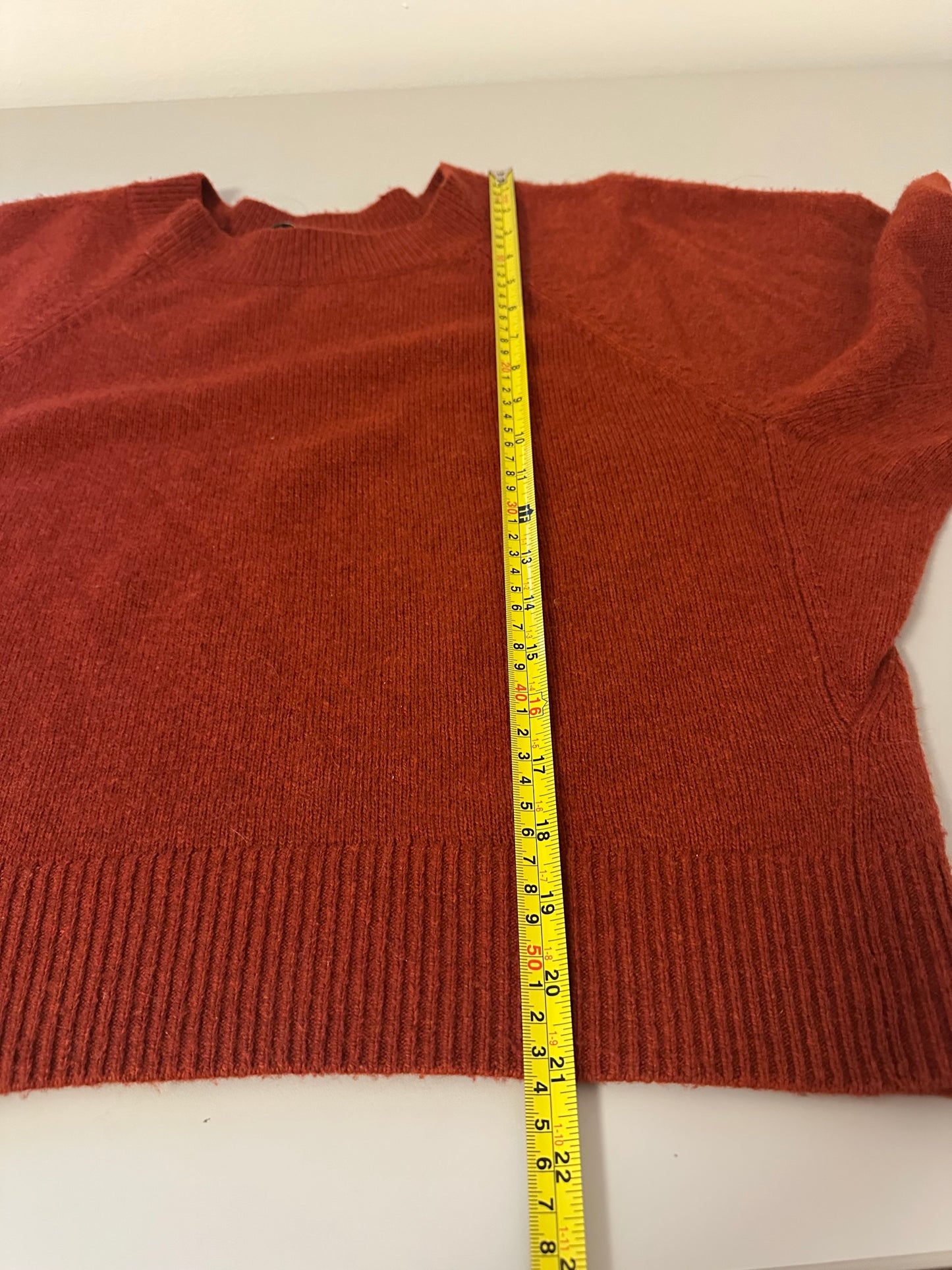 Vince Raglan Dolman Sleeve Crew Neck Sweater in Rust Red | Size Medium