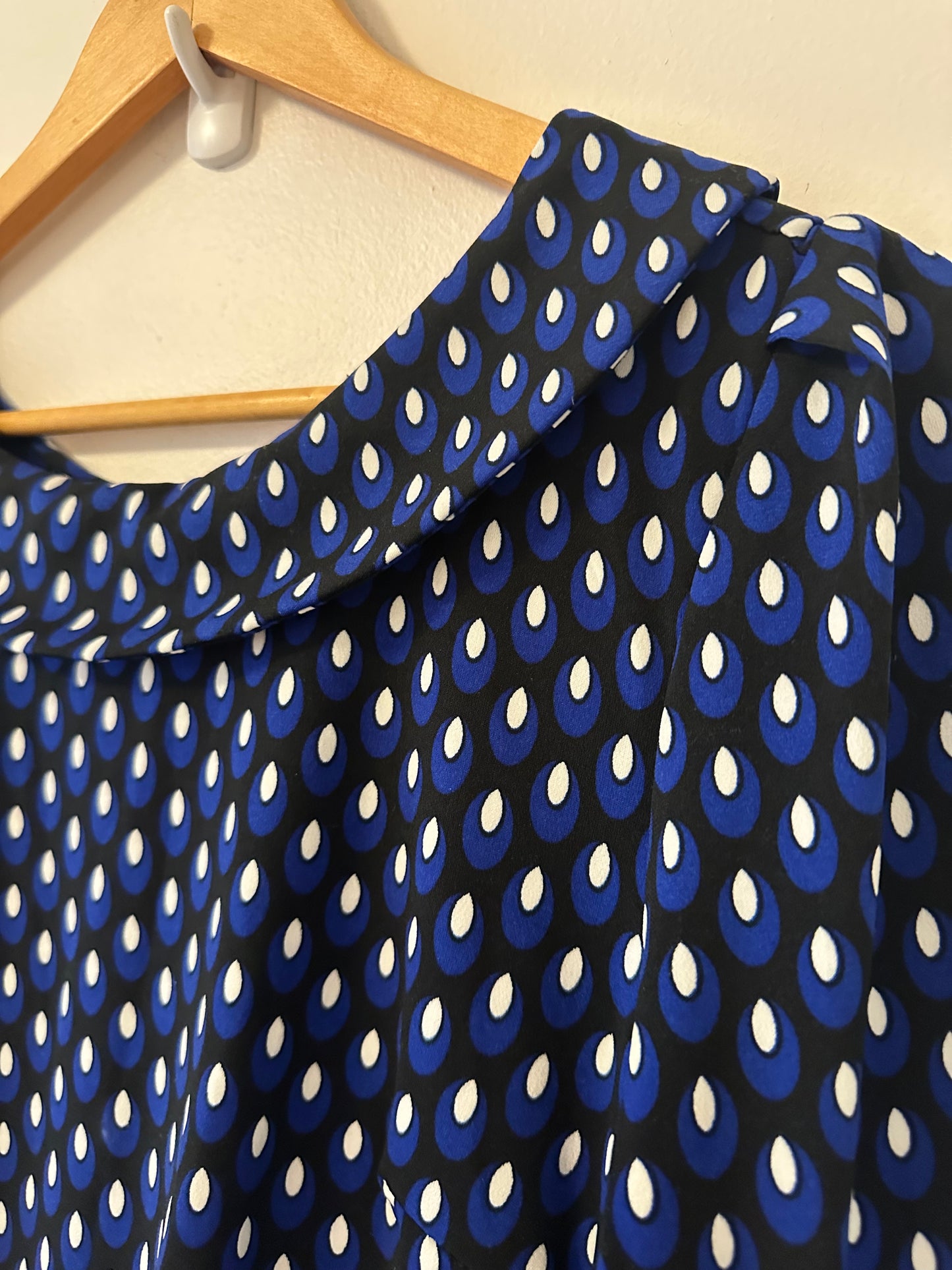 Jolie Moi Roll Collar Shift Dress in Black and Blue | Size 14