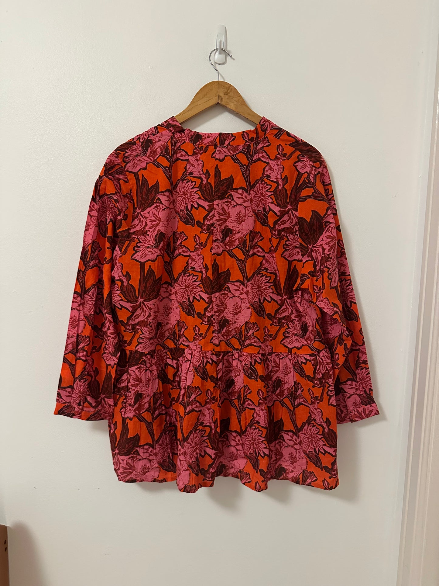 Ro's Garden Red and Pink Floral Cotton Botton-Down Pleated Blouse | Size XL