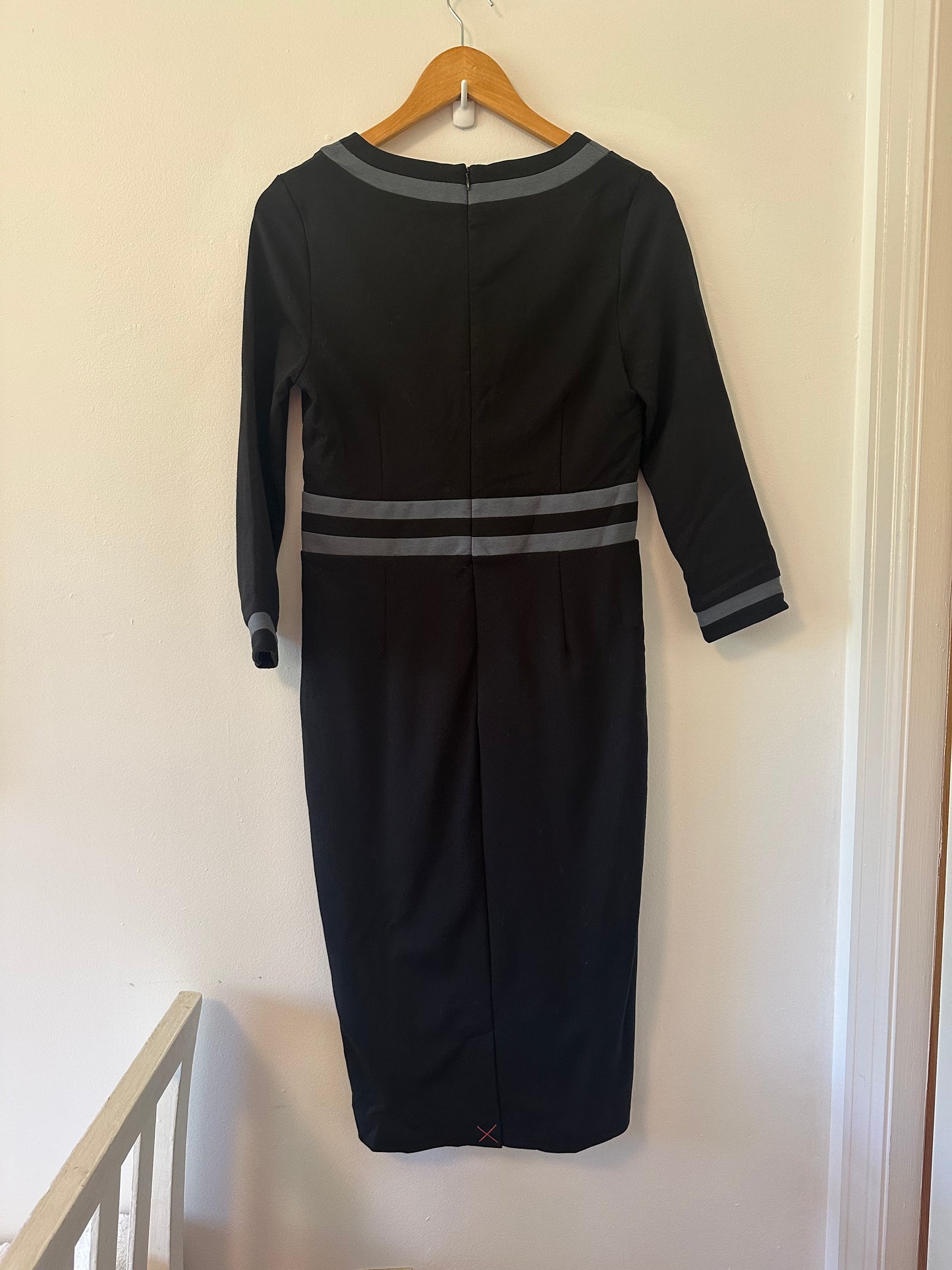 Boden Nellie Ponte Knit Sheath Dress in Black - Size 8