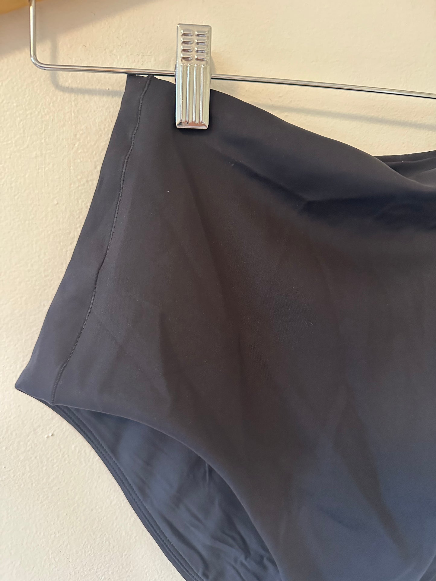 NWT Left on Friday Hi Hi Bikini Bottoms in Black - Size Medium