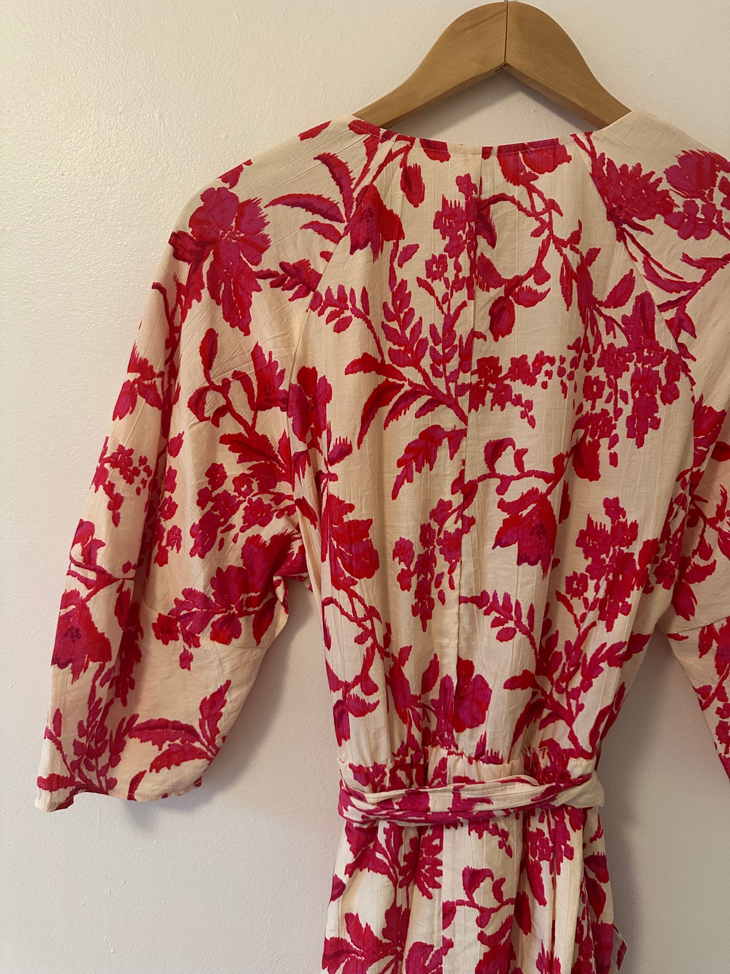 MANGO New Floral Print Pink and Cream Wrap Dress Size Medium