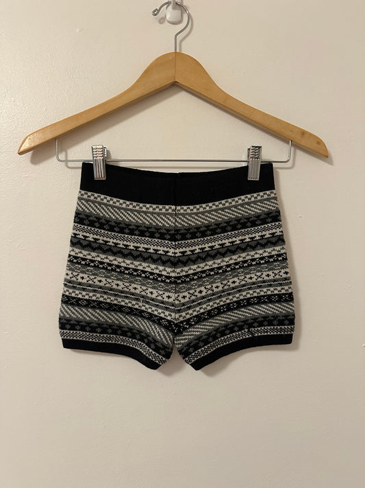 Uniqlo Black and Gray Knit Patterned Women’s Shorts