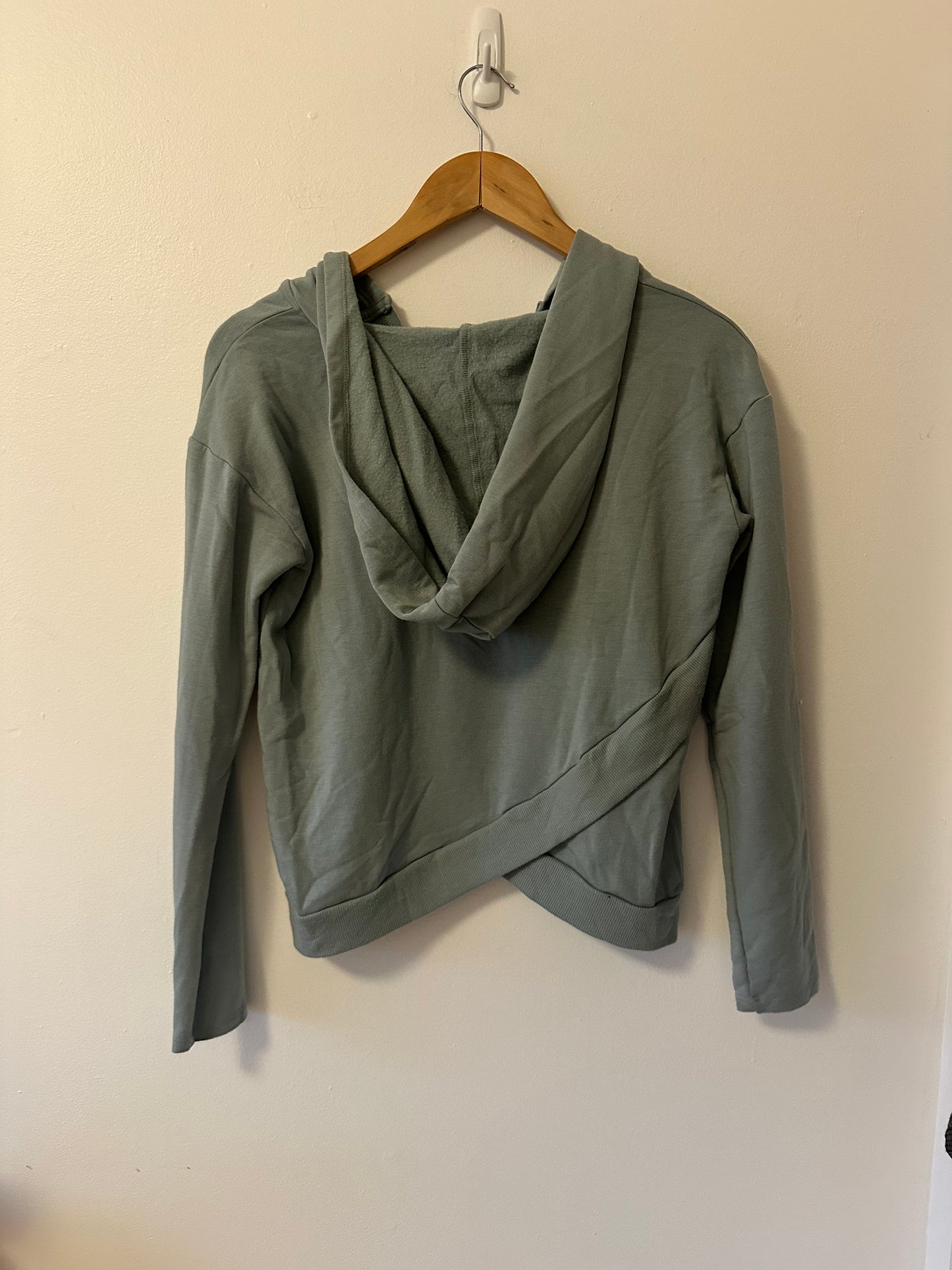 Beyond Yoga Sage Green Cross Back Cropped Hoodie Sweatshirt | Size XS