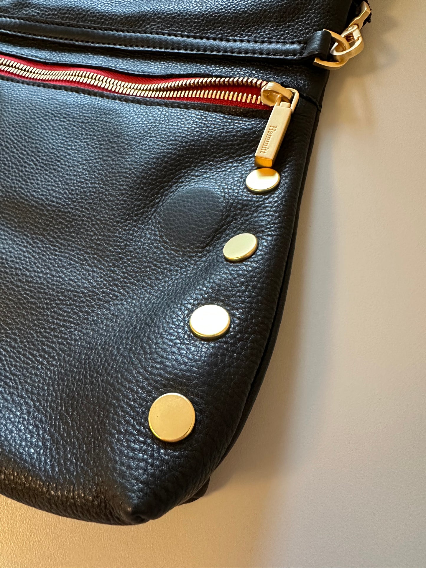 Hammitt VIP MED Crossbody / Clutch Bag in Black/Brushed Gold Red Zip