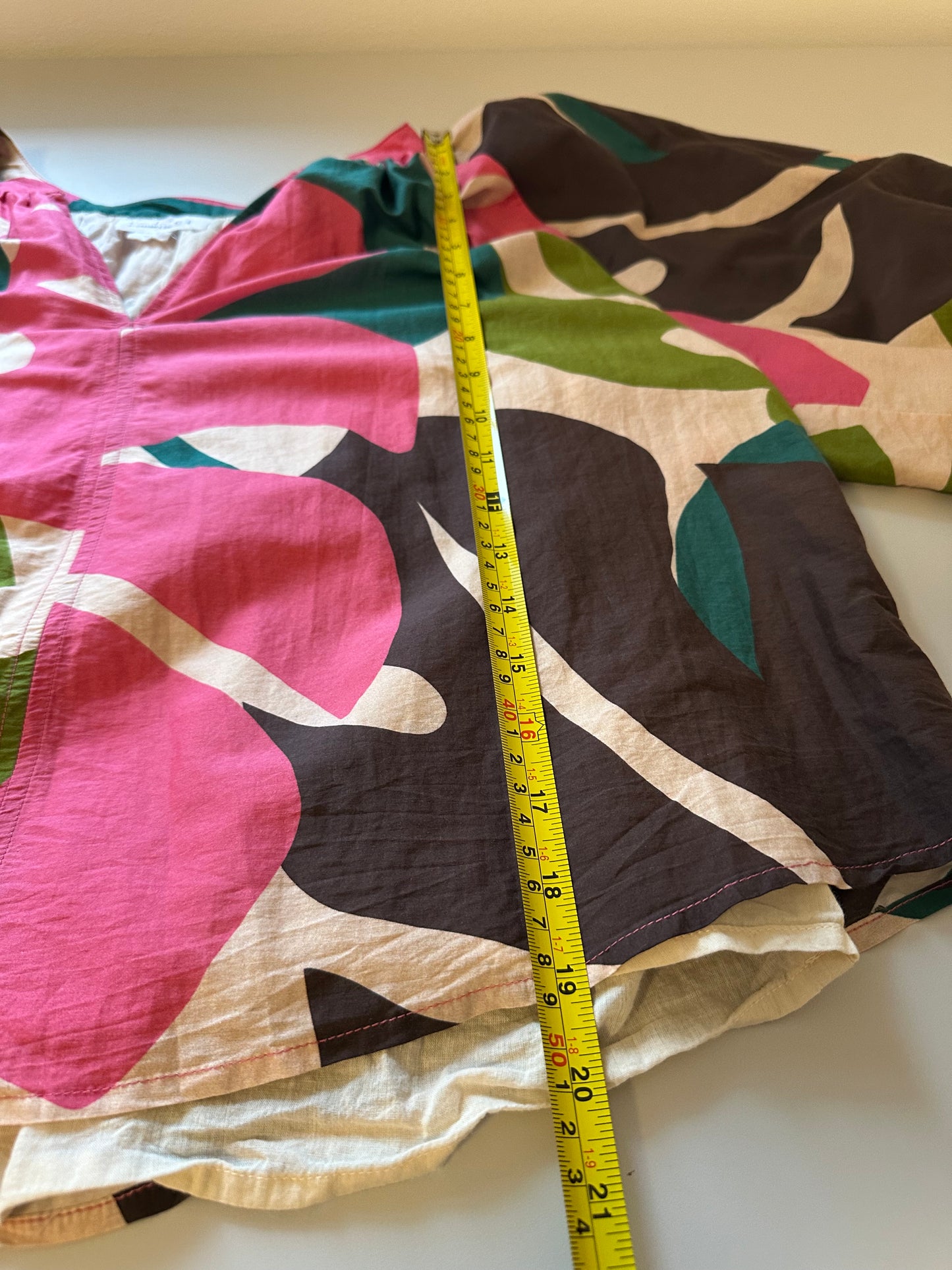 Velvet by Graham & Spencer Ariel Blouse in Pink and Green | Size Small