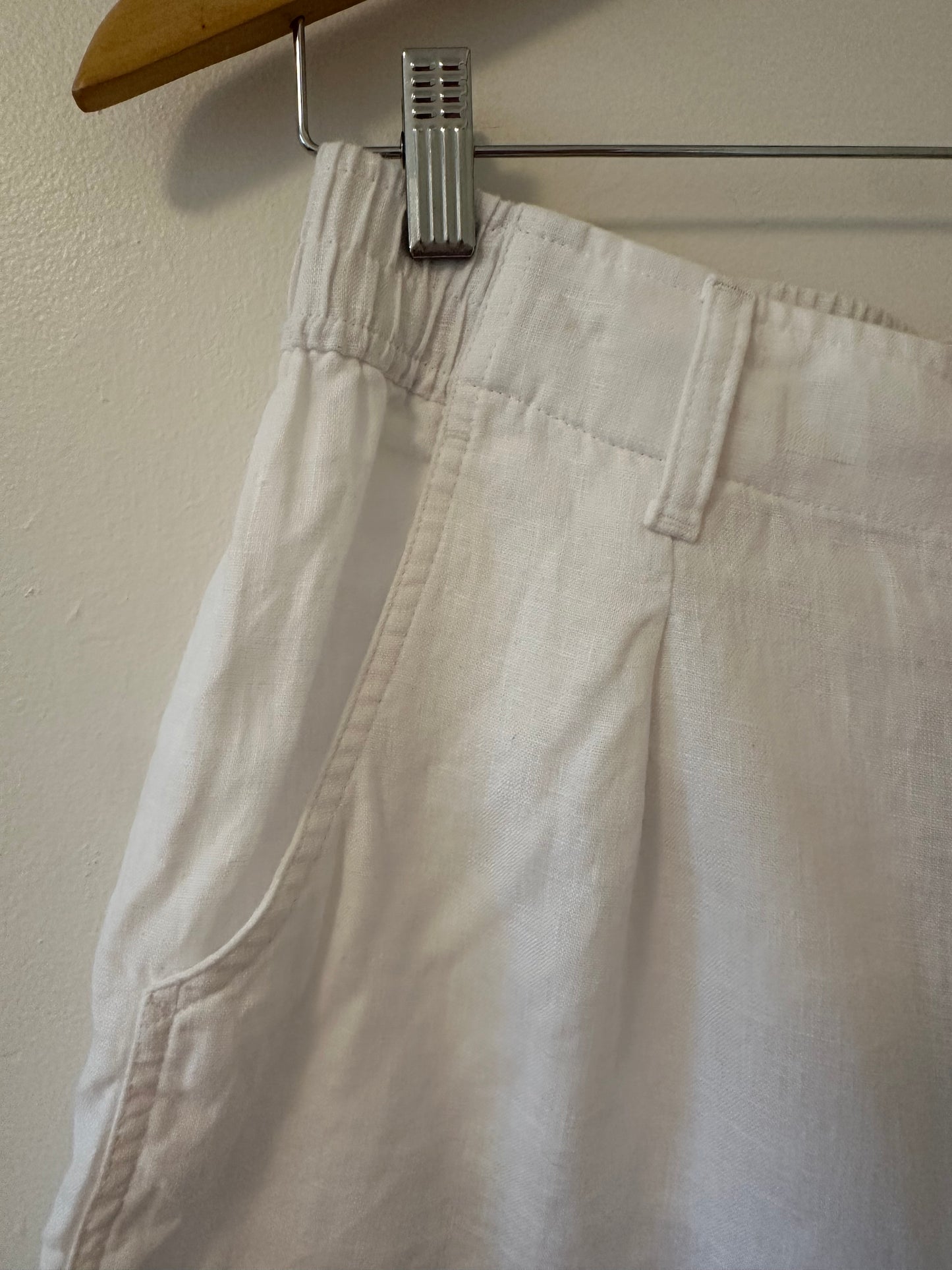Madewell White Linen Shorts with Pleats and Elastic Waist - Size 4