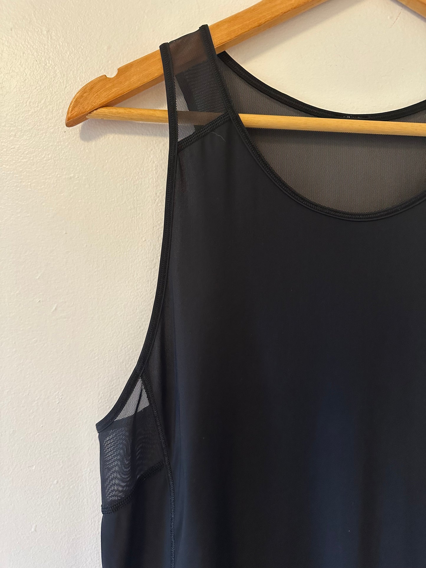 Lululemon Sculpt Tank II in Black - Size 10
