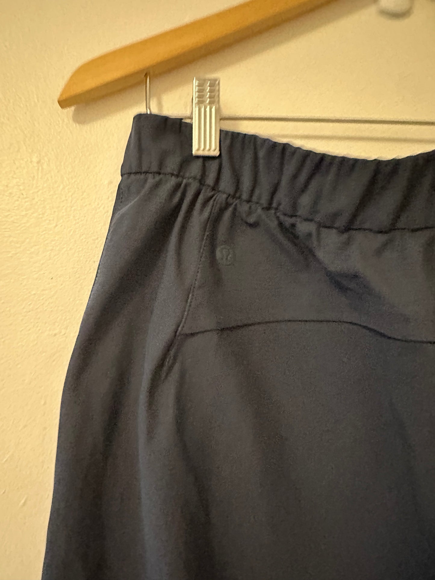 Lululemon Warpstreme High-Rise 7/8 Jogger in True Navy - Size 31