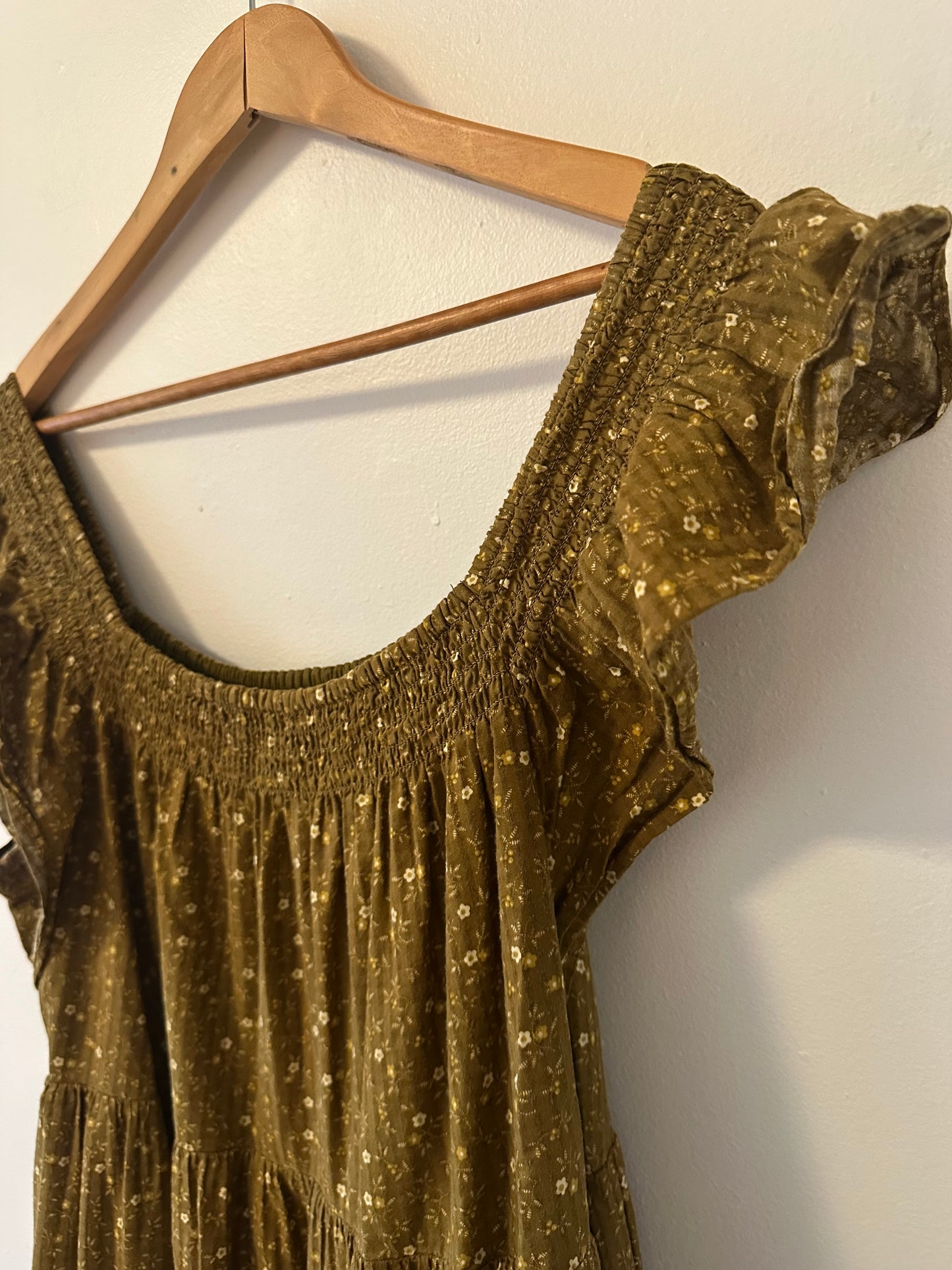 Madewell Ruffle-Sleeve Tiered Midi Dress in Daisy Stitch | Size Medium